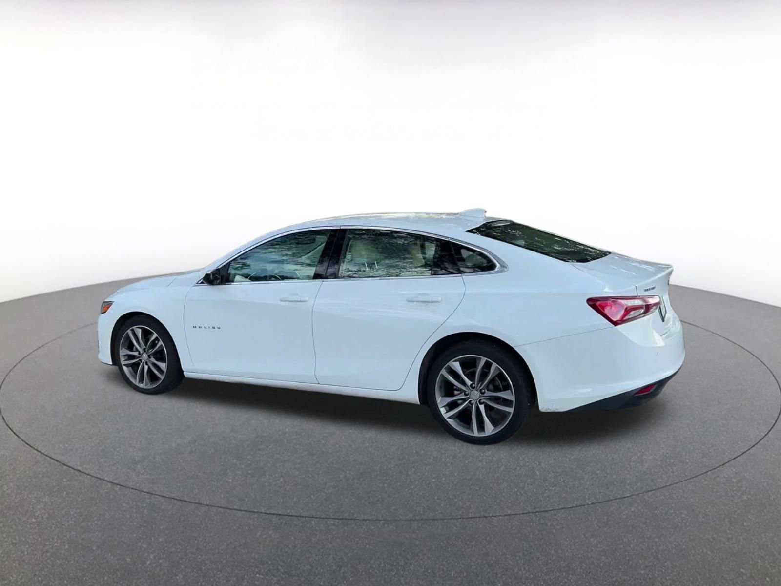 Thumbnail: 2024 Chevrolet Malibu - 10