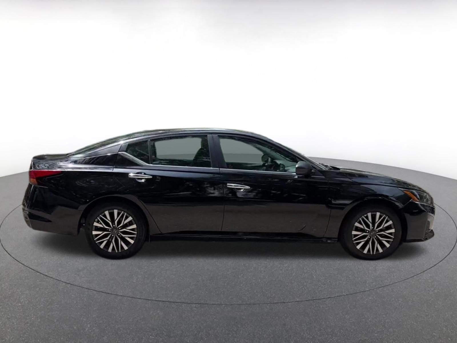 Thumbnail: 2025 Nissan Altima - 16