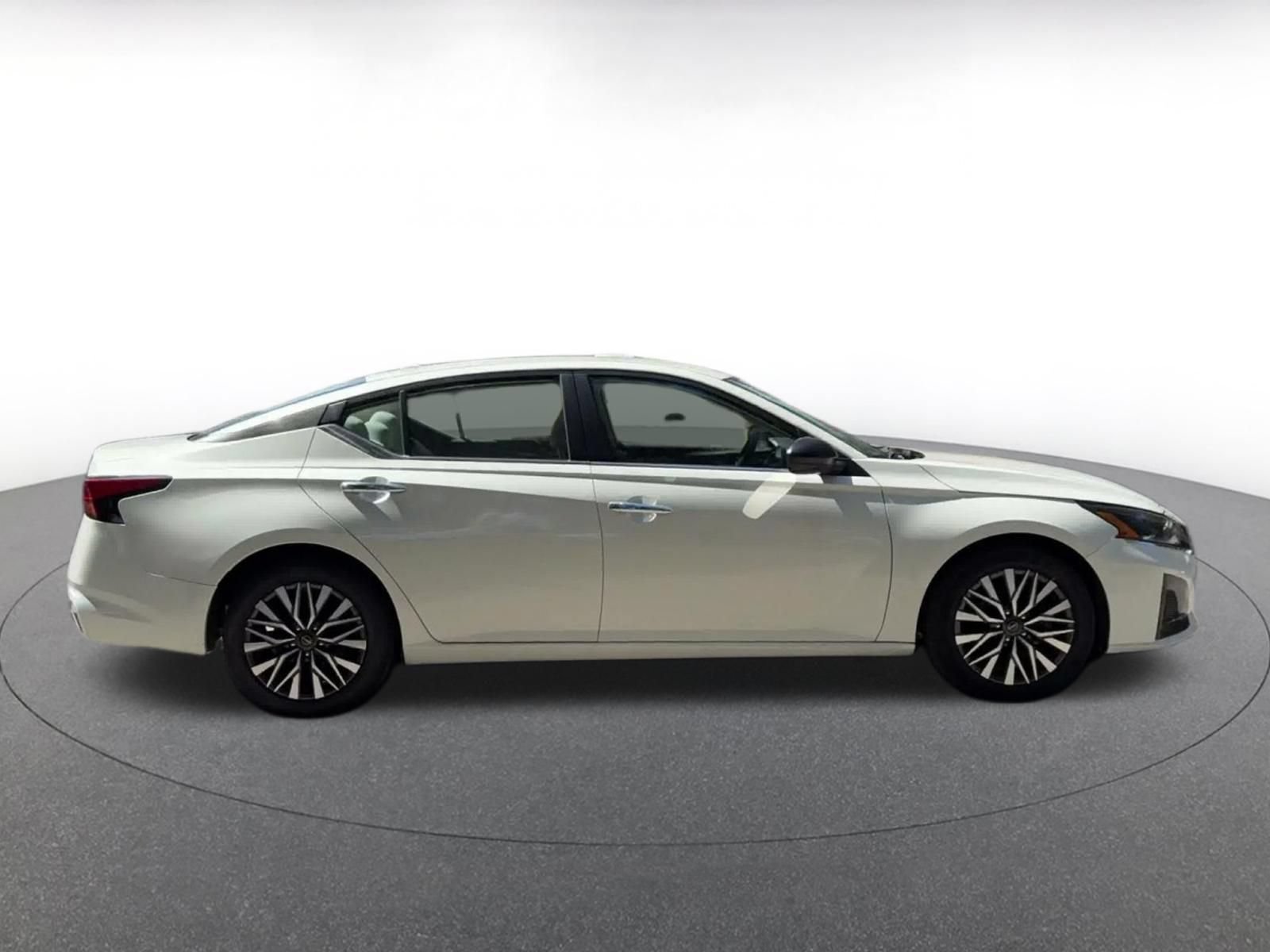 Thumbnail: 2025 Nissan Altima - 13