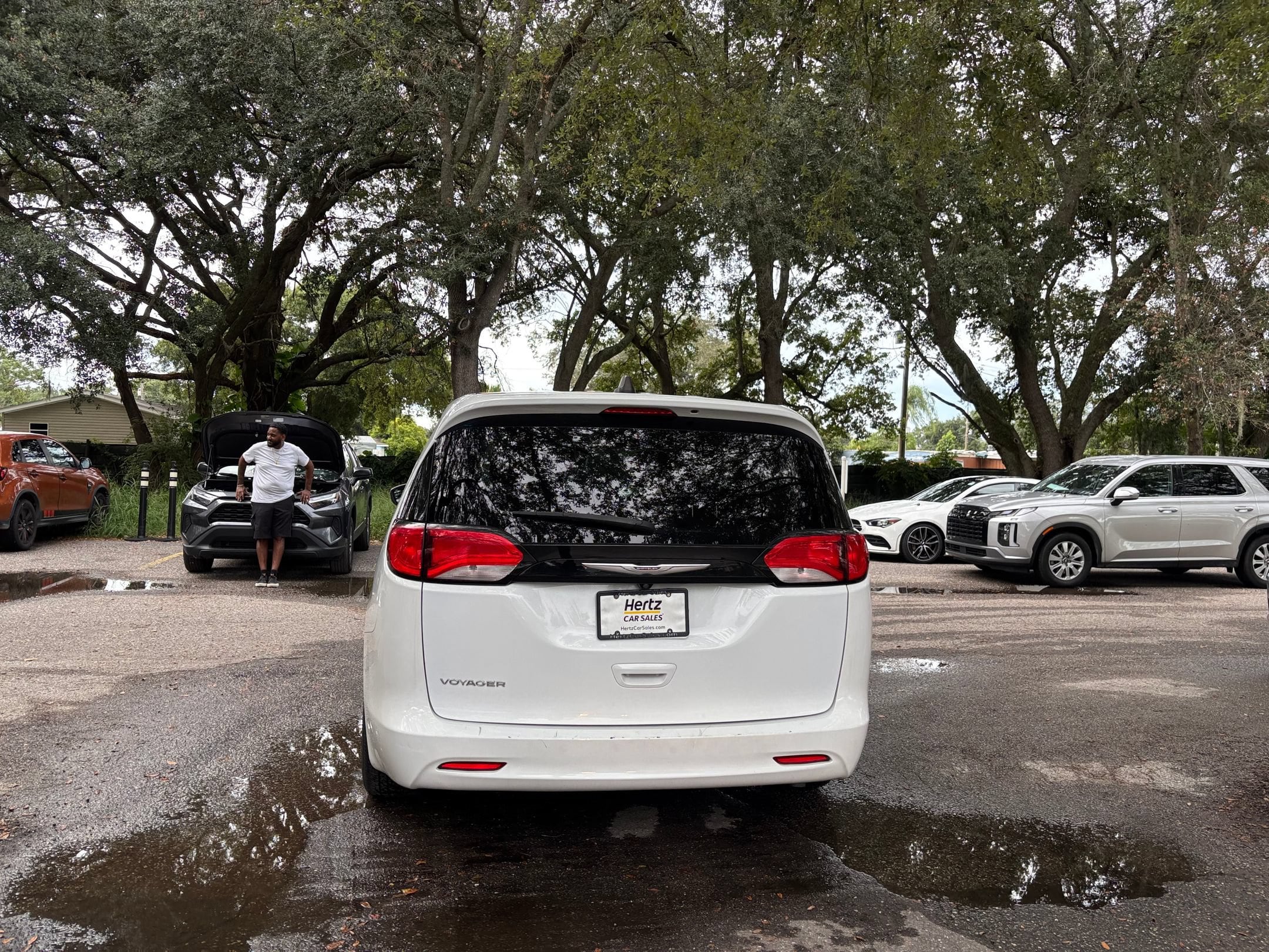 Thumbnail: 2023 Chrysler Voyager - 15