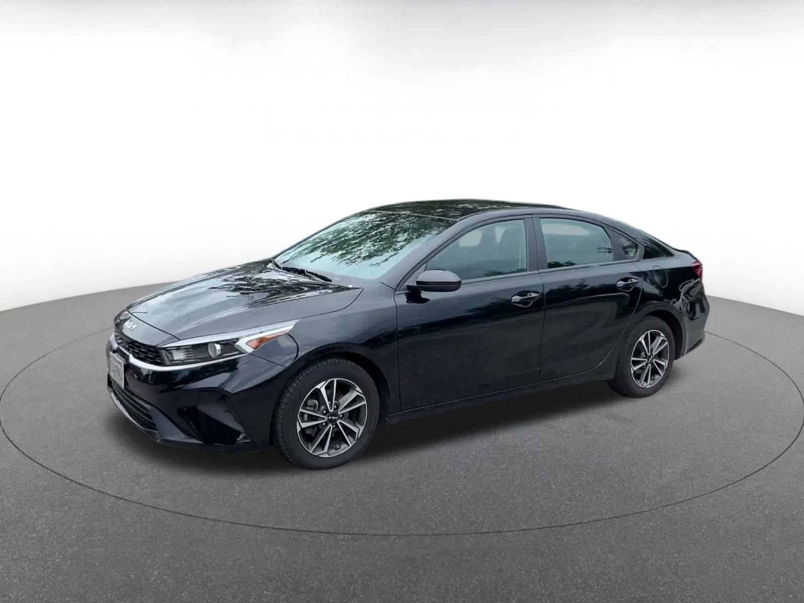 Thumbnail: 2024 Kia Forte - 8