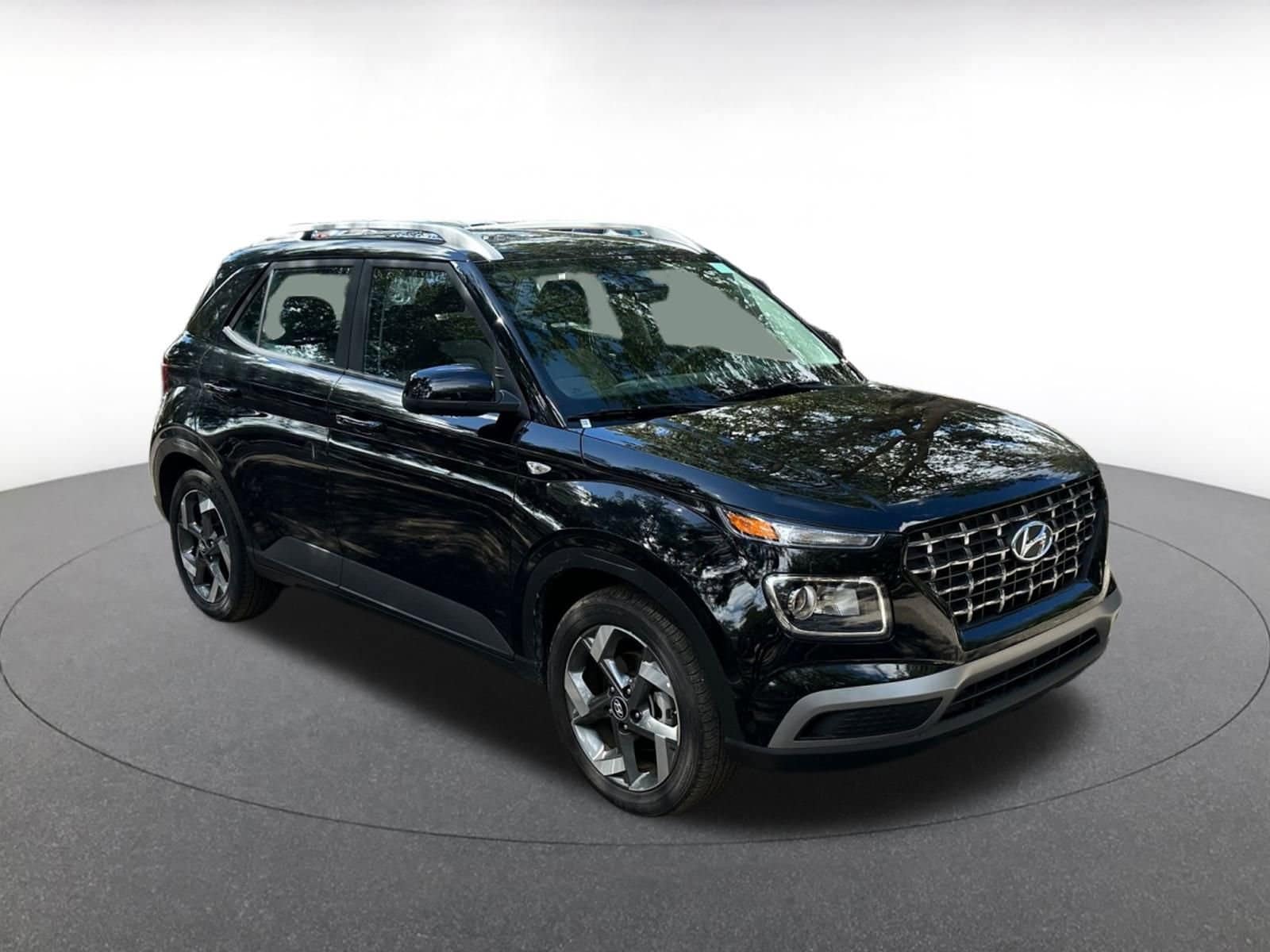 Thumbnail: 2025 Hyundai Venue - 1