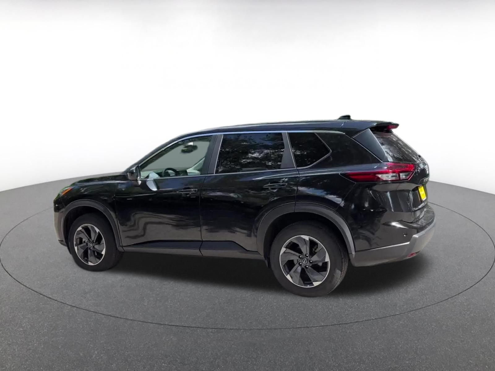 Thumbnail: 2025 Nissan Rogue - 10