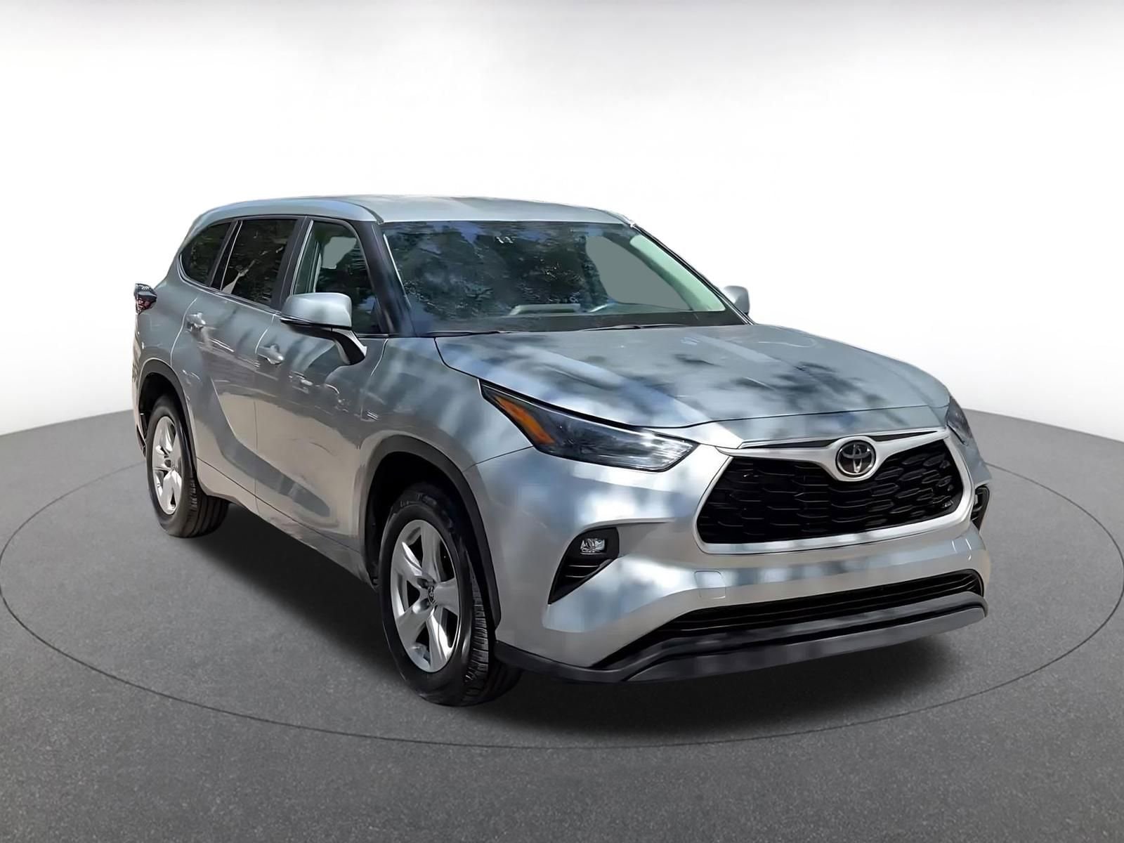 Thumbnail: 2025 Toyota Highlander - 3