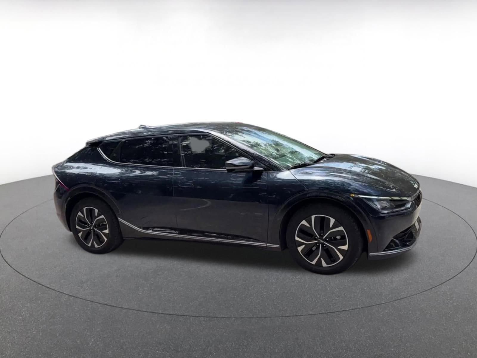 Thumbnail: 2024 Kia EV6 - 2