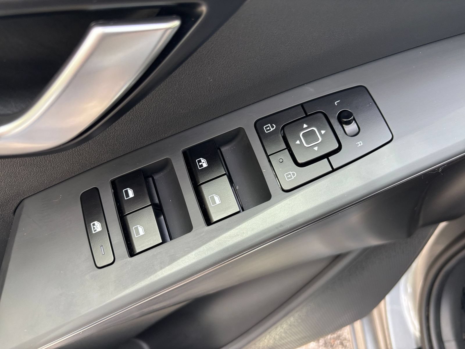 Thumbnail: 2026 Kia Niro - 18