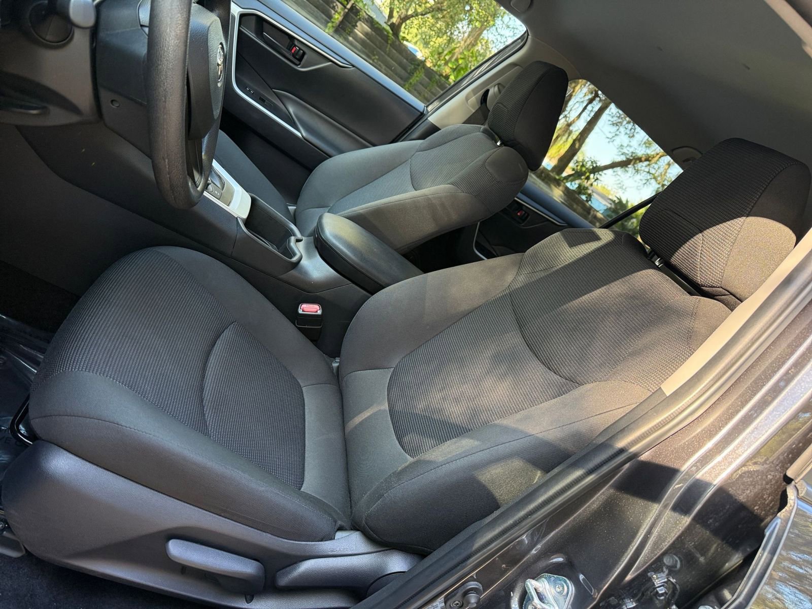 Thumbnail: 2025 Toyota RAV4 - 21