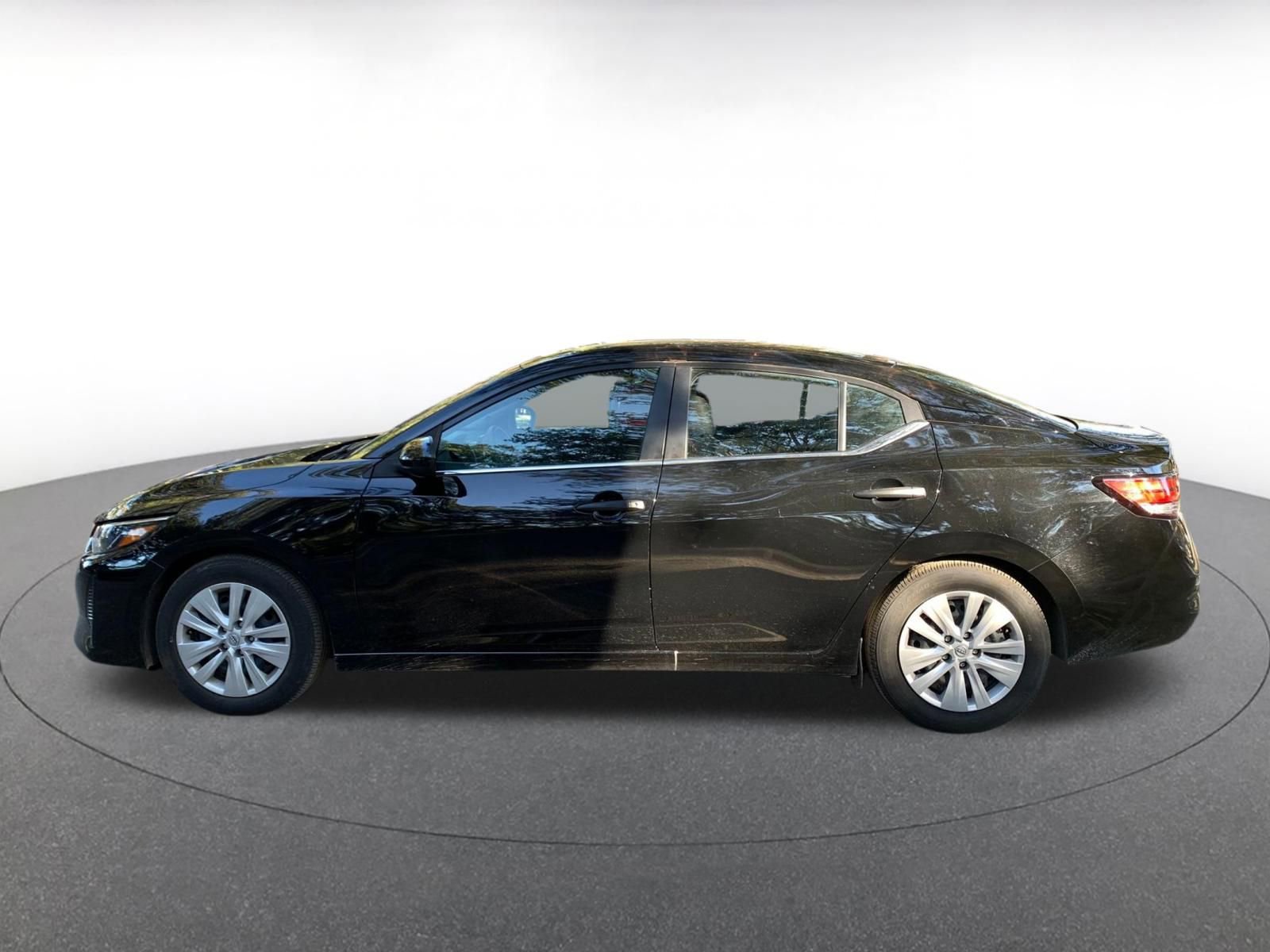 Thumbnail: 2025 Nissan Sentra - 4