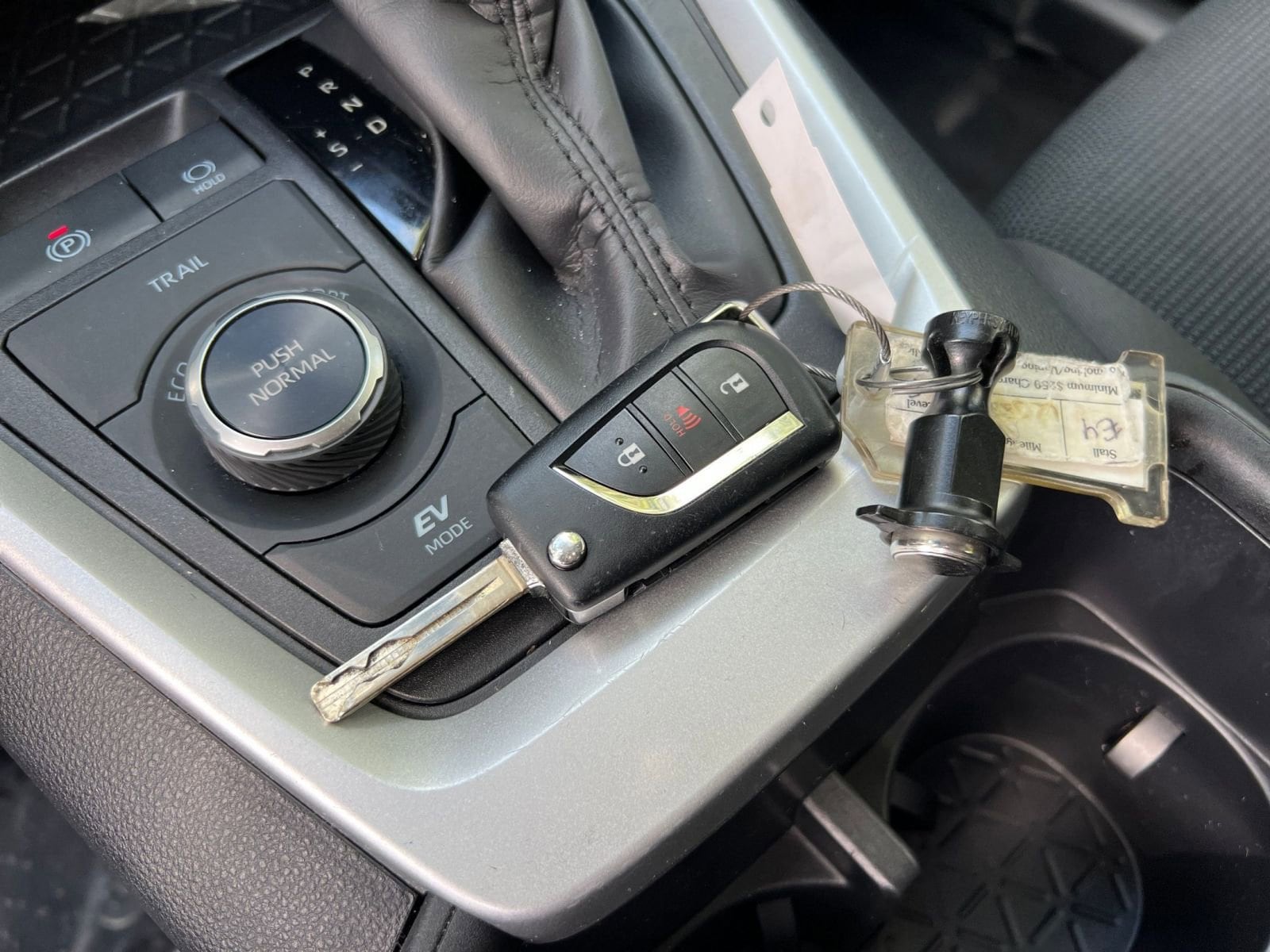 Thumbnail: 2025 Toyota RAV4 - 30