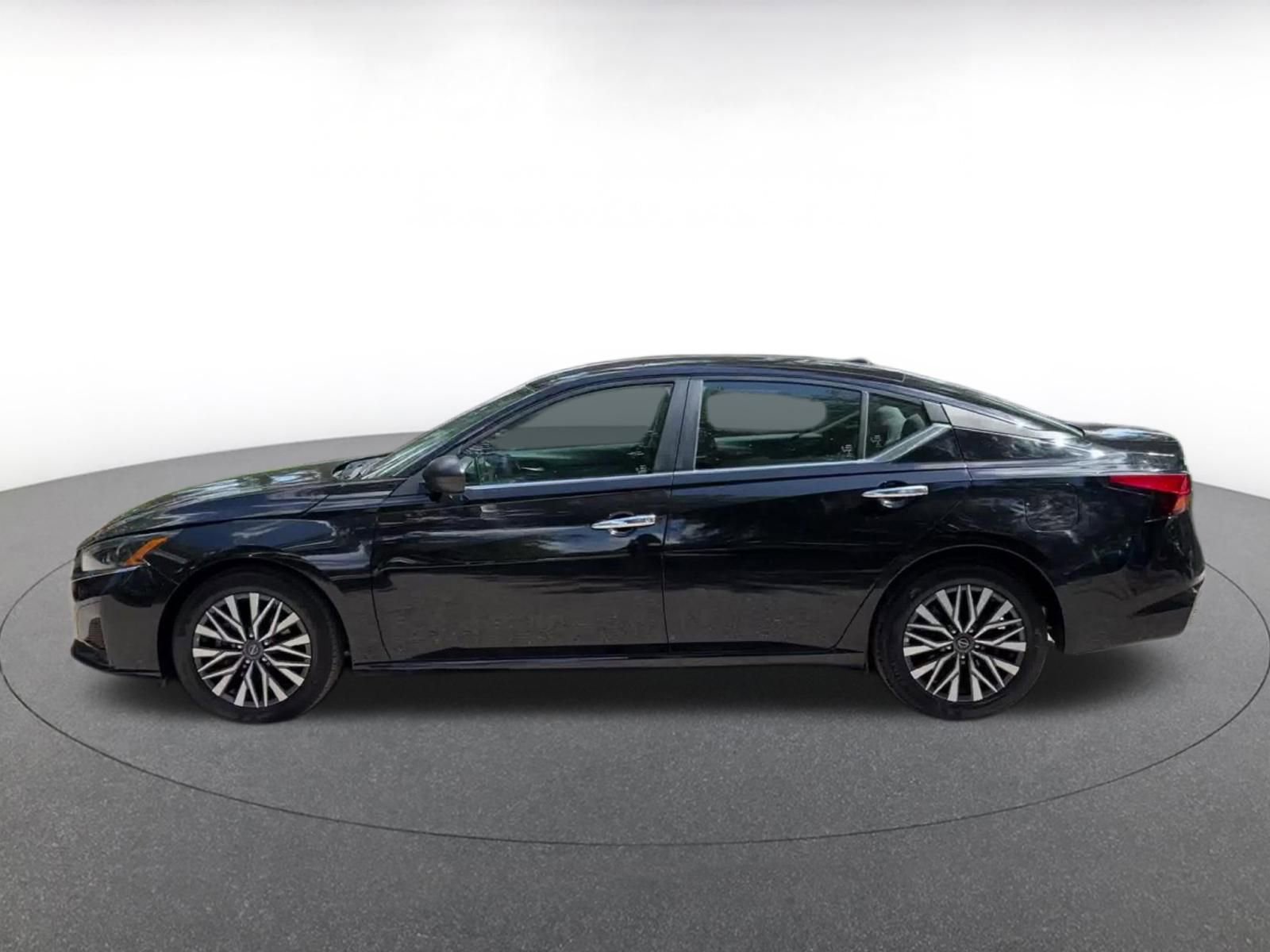 Thumbnail: 2025 Nissan Altima - 14