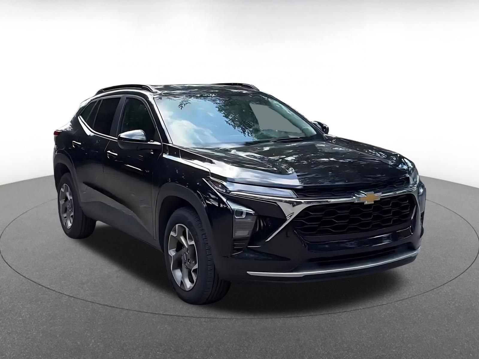 Thumbnail: 2025 Chevrolet Trax - 3