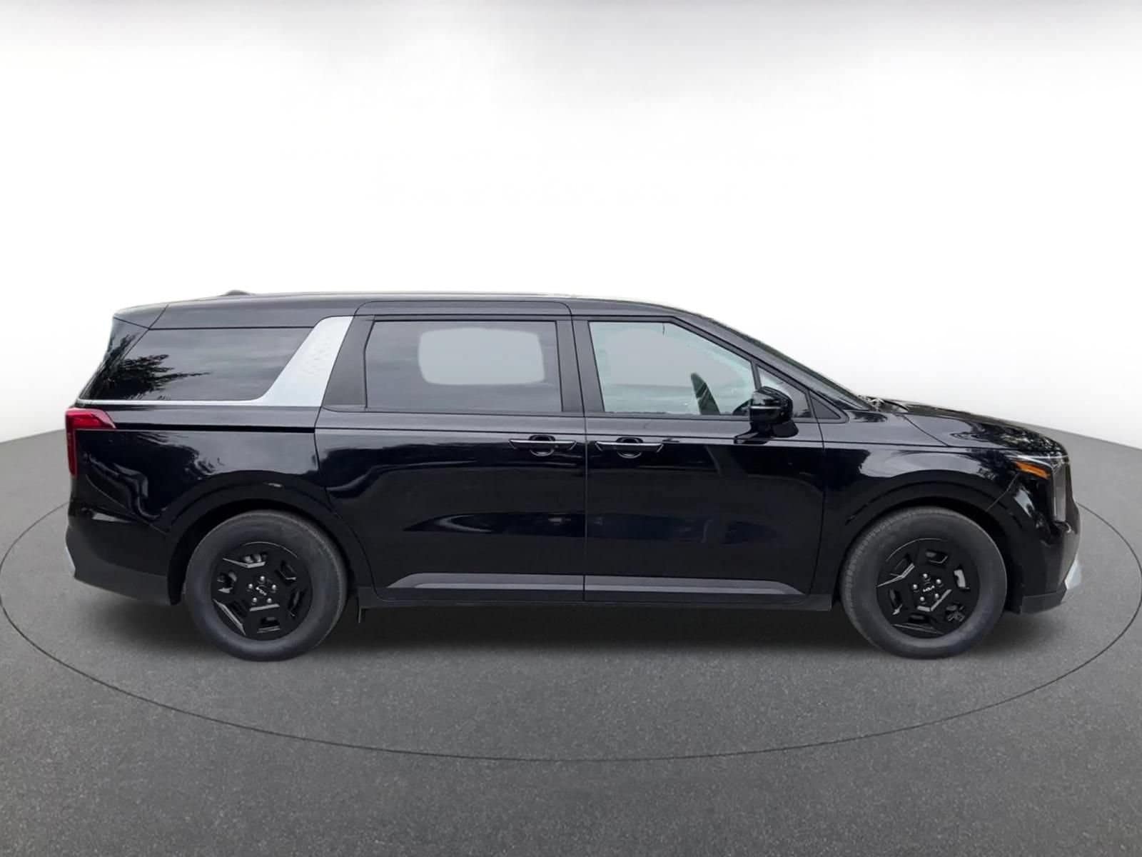 Thumbnail: 2026 Kia Carnival - 16