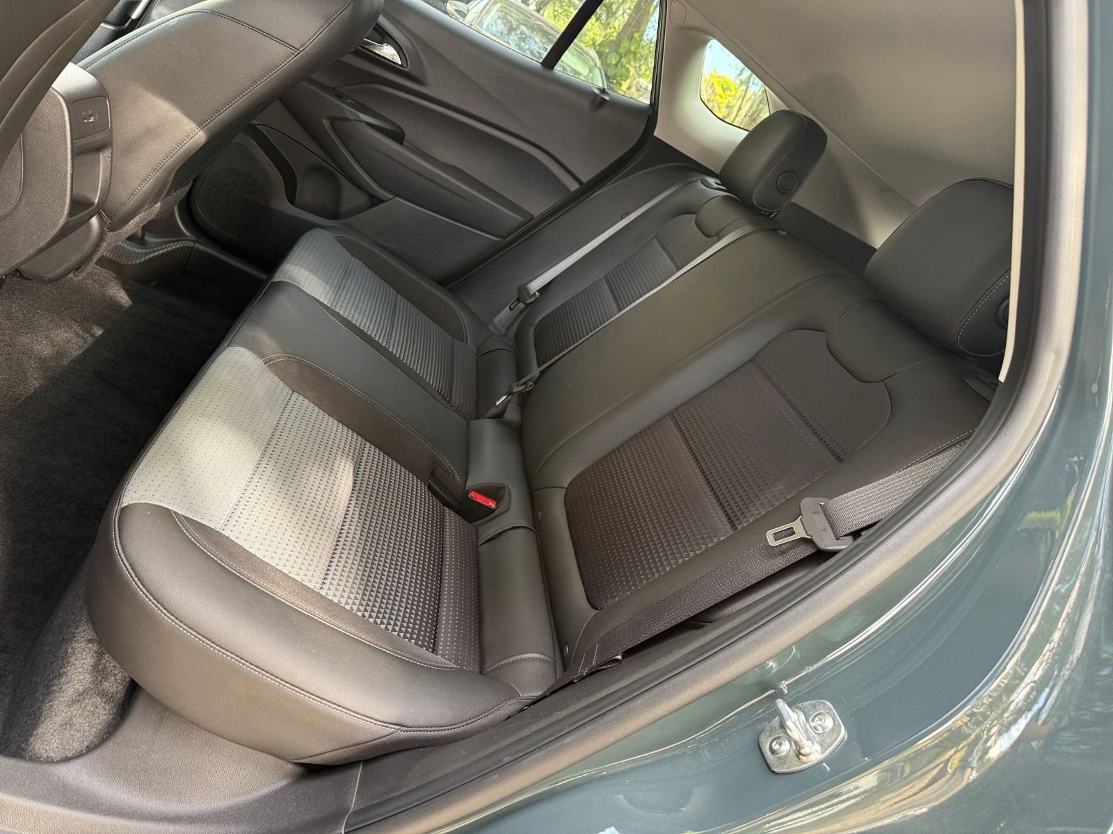 Thumbnail: 2025 Chevrolet Trax - 32