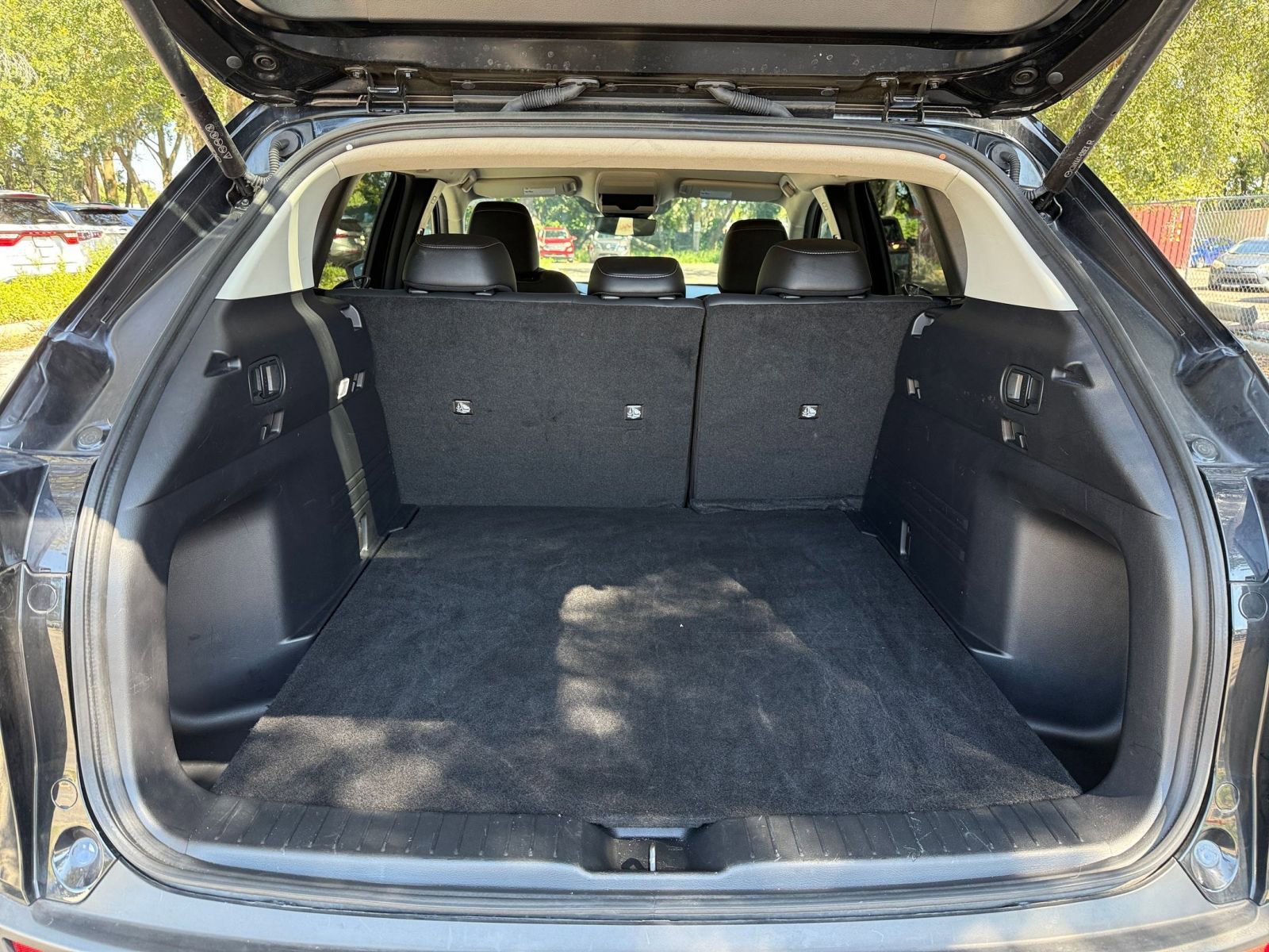 Thumbnail: 2025 Mazda CX-50 - 24