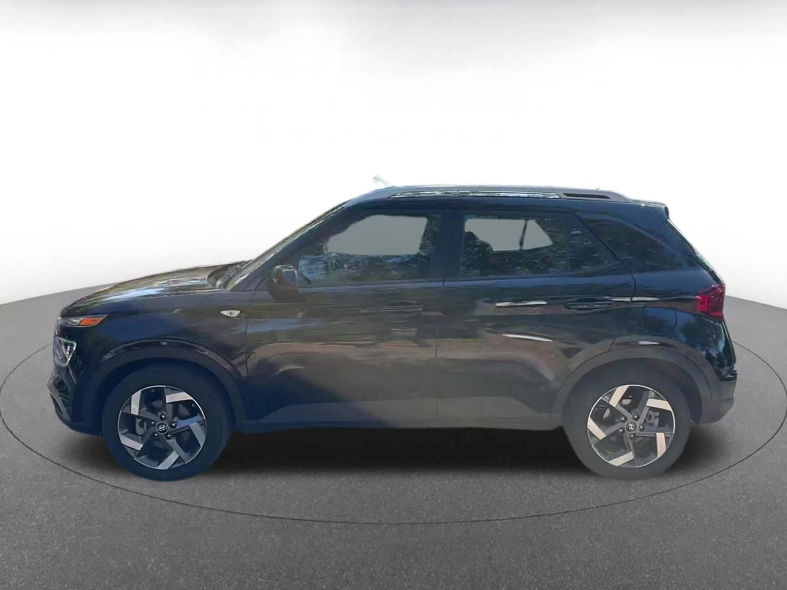 Thumbnail: 2025 Hyundai Venue - 9