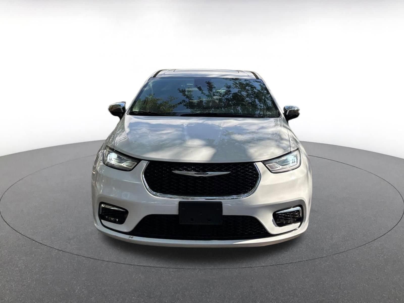 Thumbnail: 2023 Chrysler Pacifica - 2