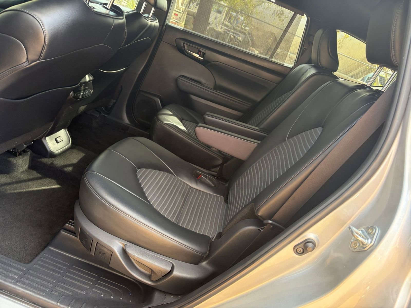 Thumbnail: 2024 Toyota Highlander - 24