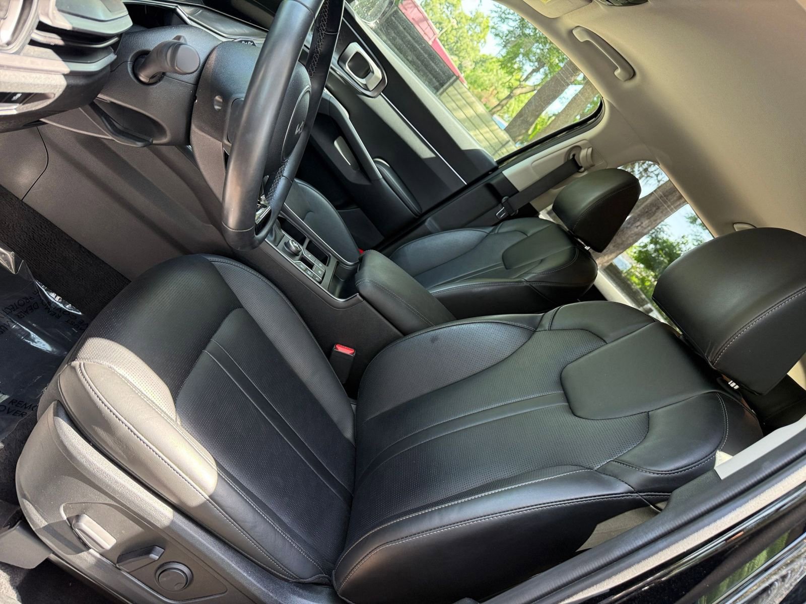 2024 Kia Sorento S 21