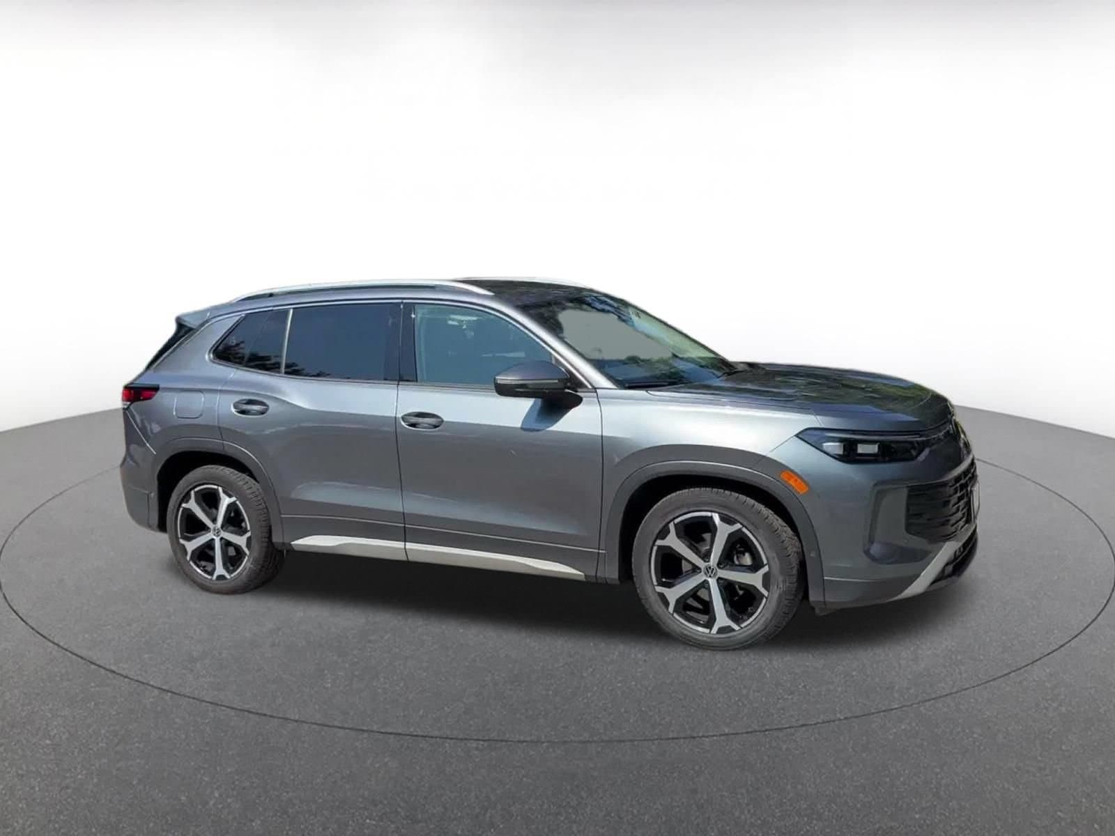 Thumbnail: 2026 Volkswagen Tiguan - 2