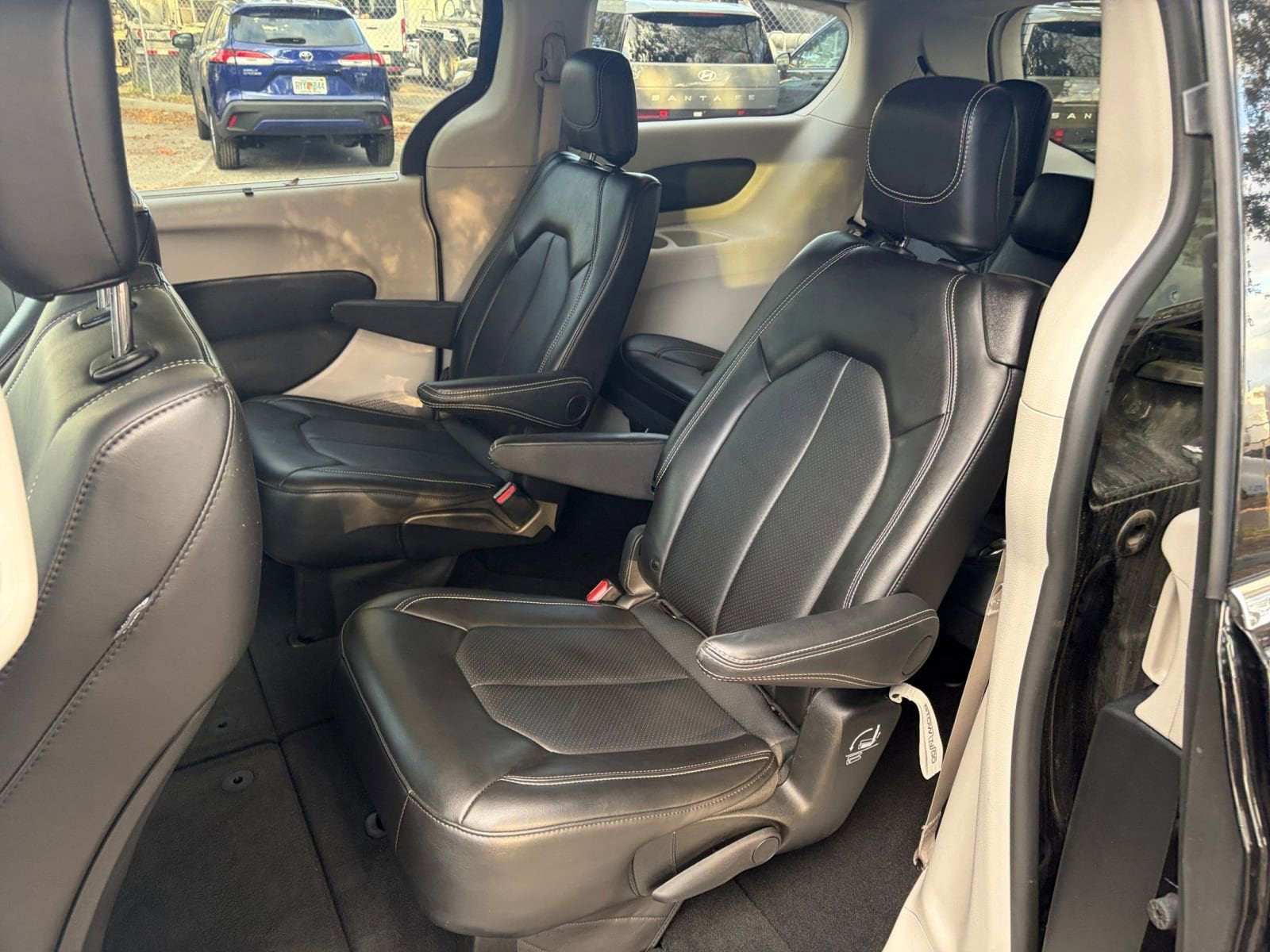 Thumbnail: 2024 Chrysler Pacifica - 33