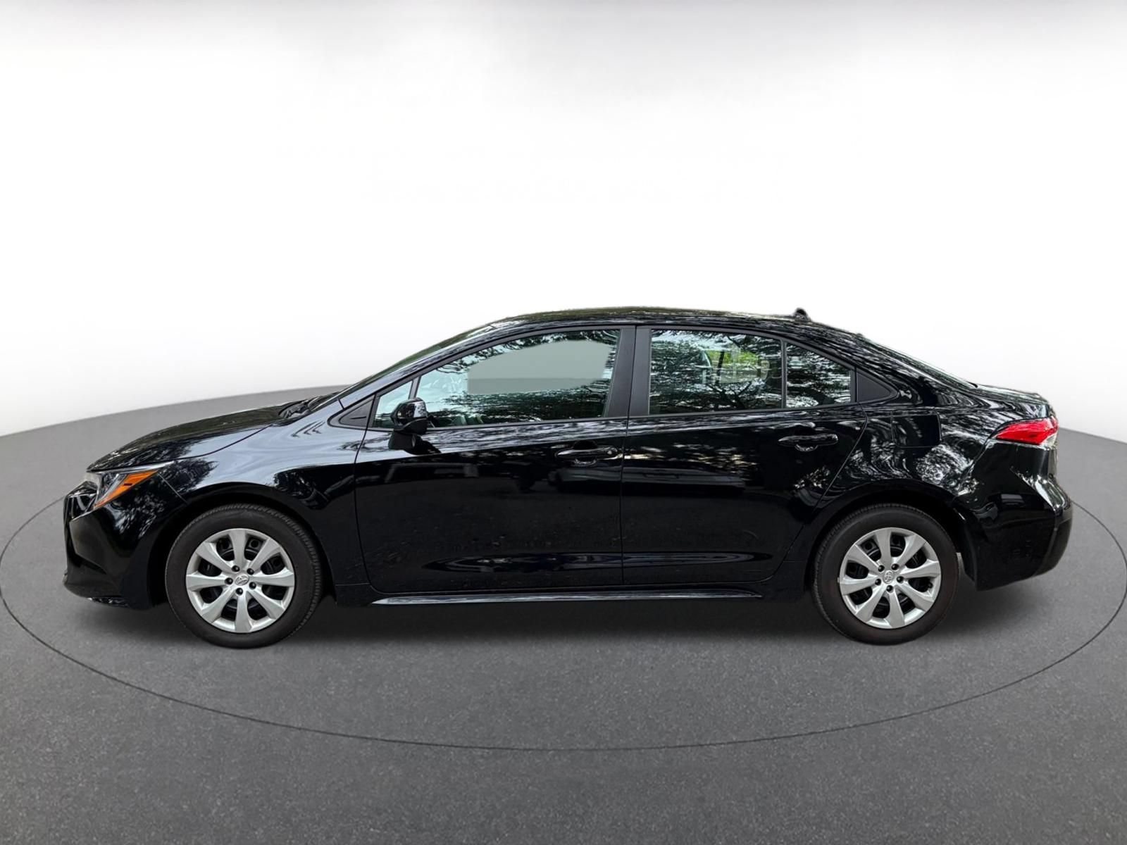 Thumbnail: 2025 Toyota Corolla - 8