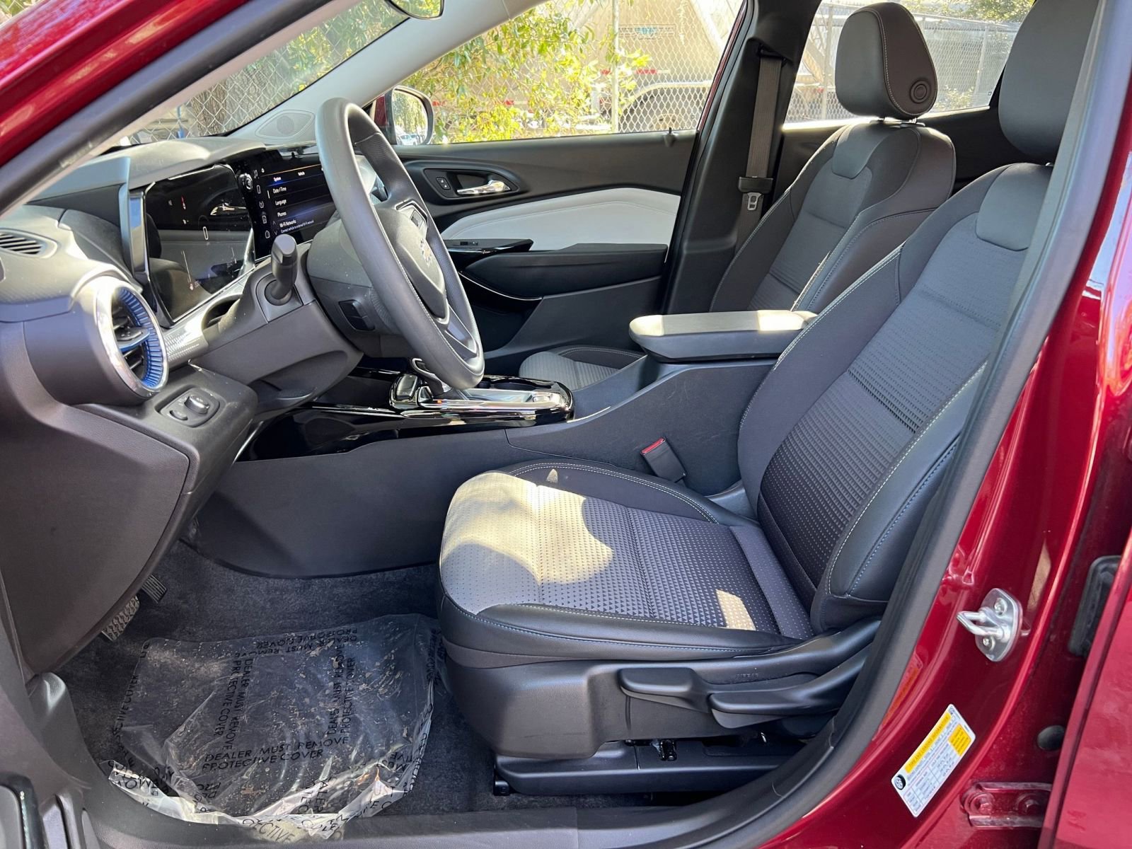 Thumbnail: 2025 Chevrolet Trax - 21