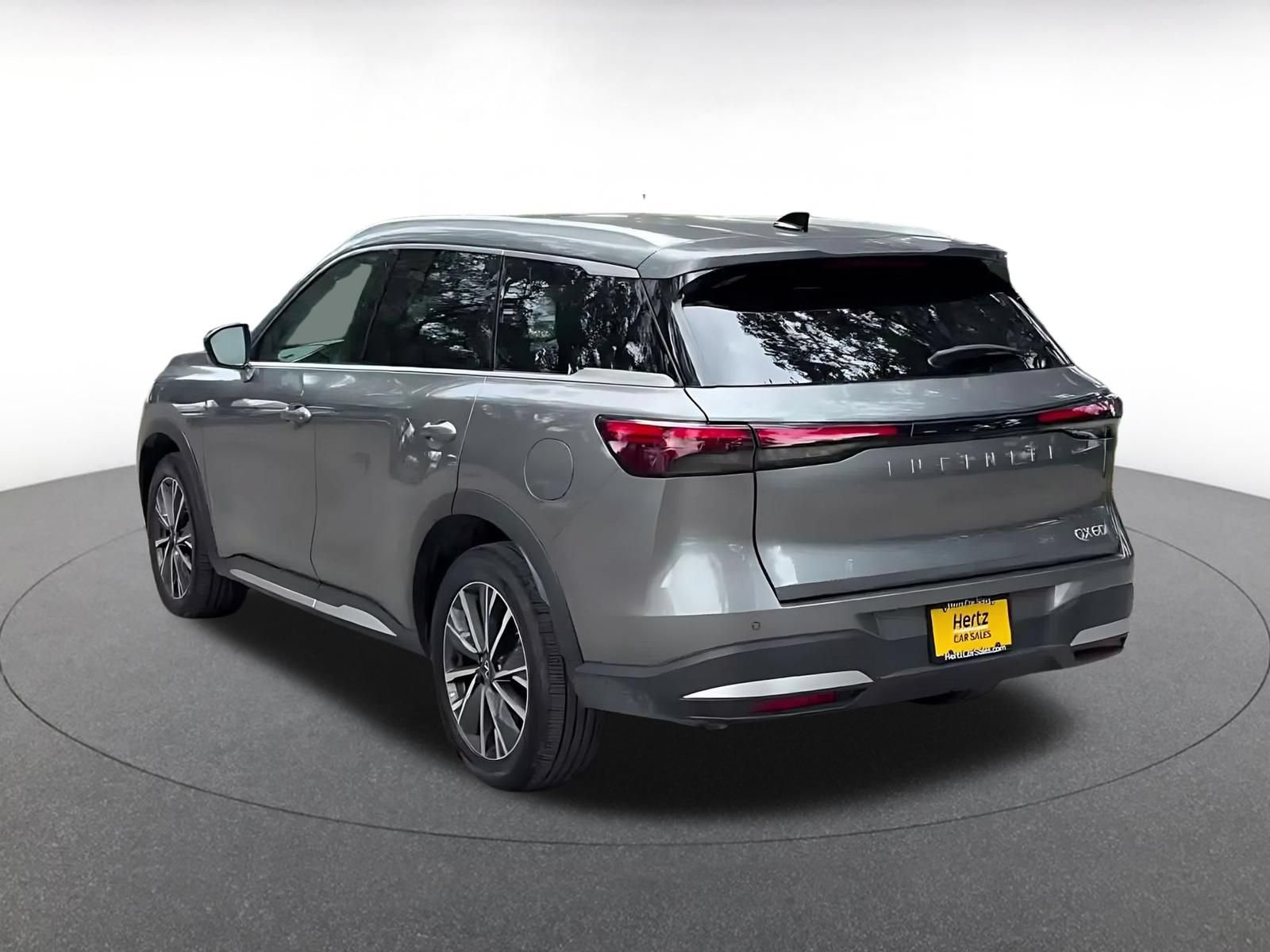 Thumbnail: 2026 INFINITI QX60 - 10