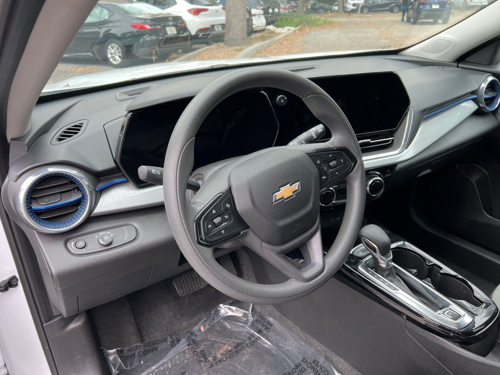 Thumbnail: 2025 Chevrolet Trax - 32