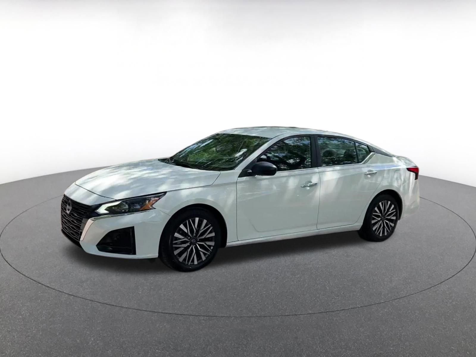 Thumbnail: 2025 Nissan Altima - 8