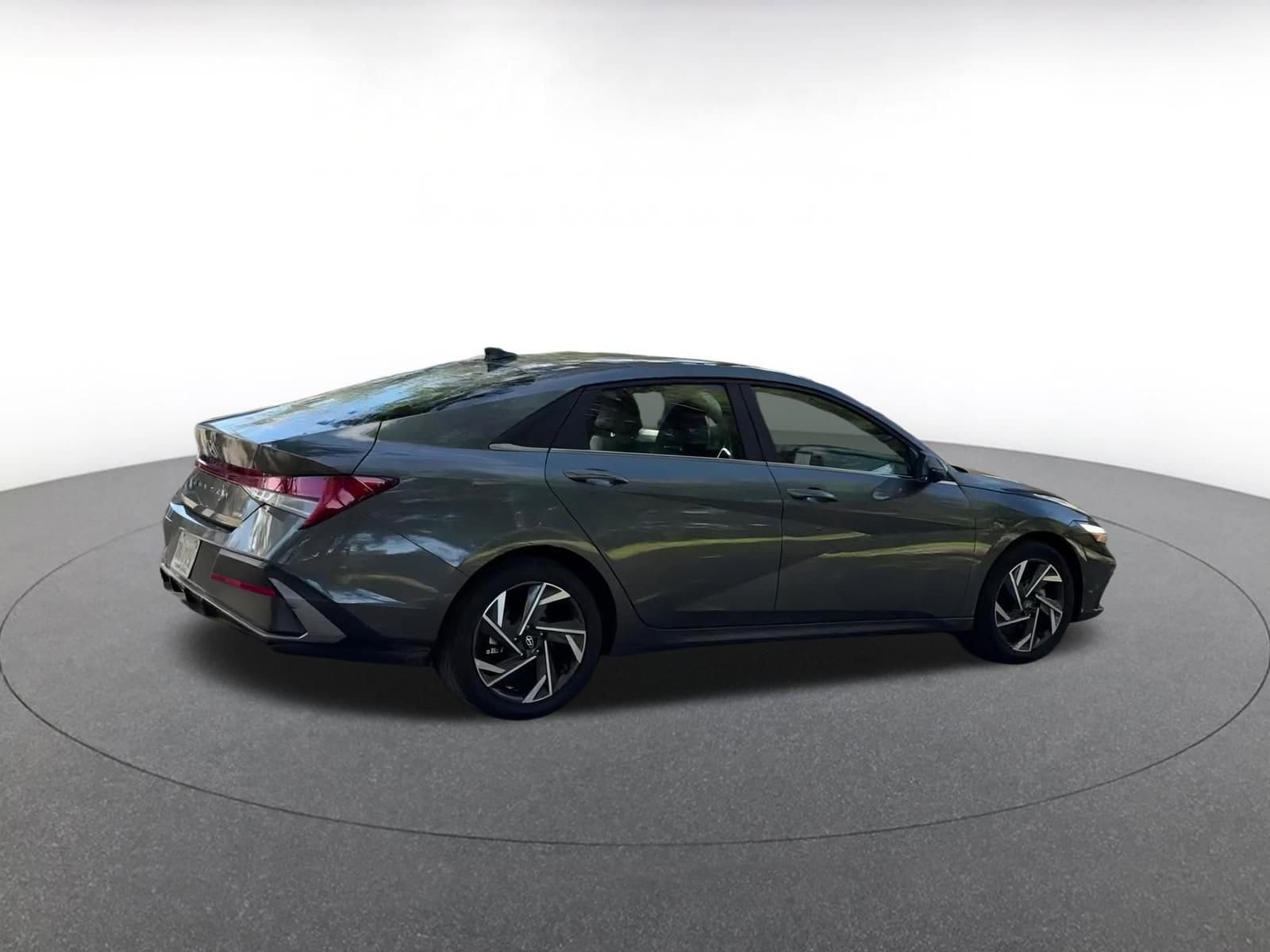 Thumbnail: 2025 Hyundai Elantra - 15