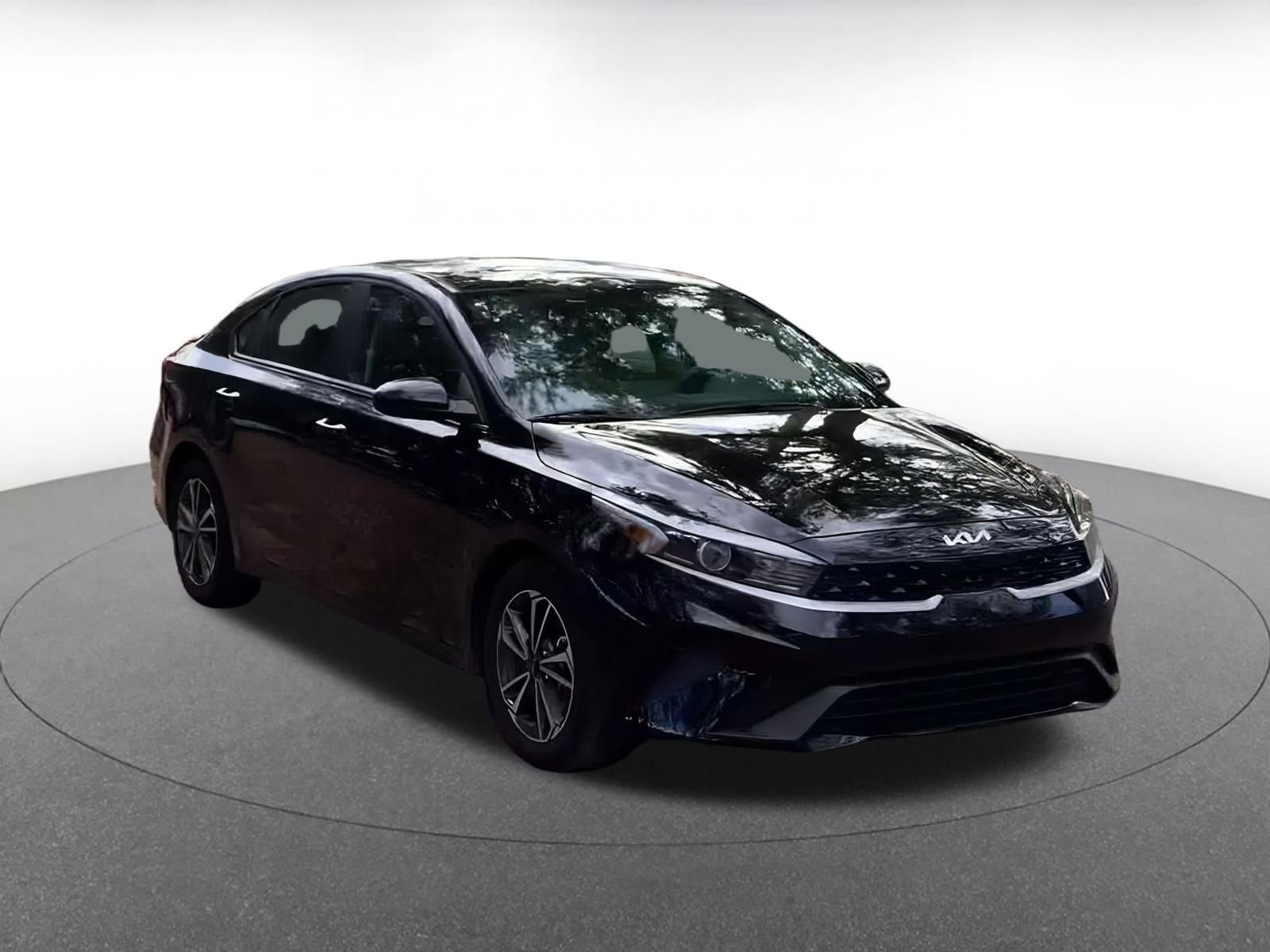 Thumbnail: 2024 Kia Forte - 3