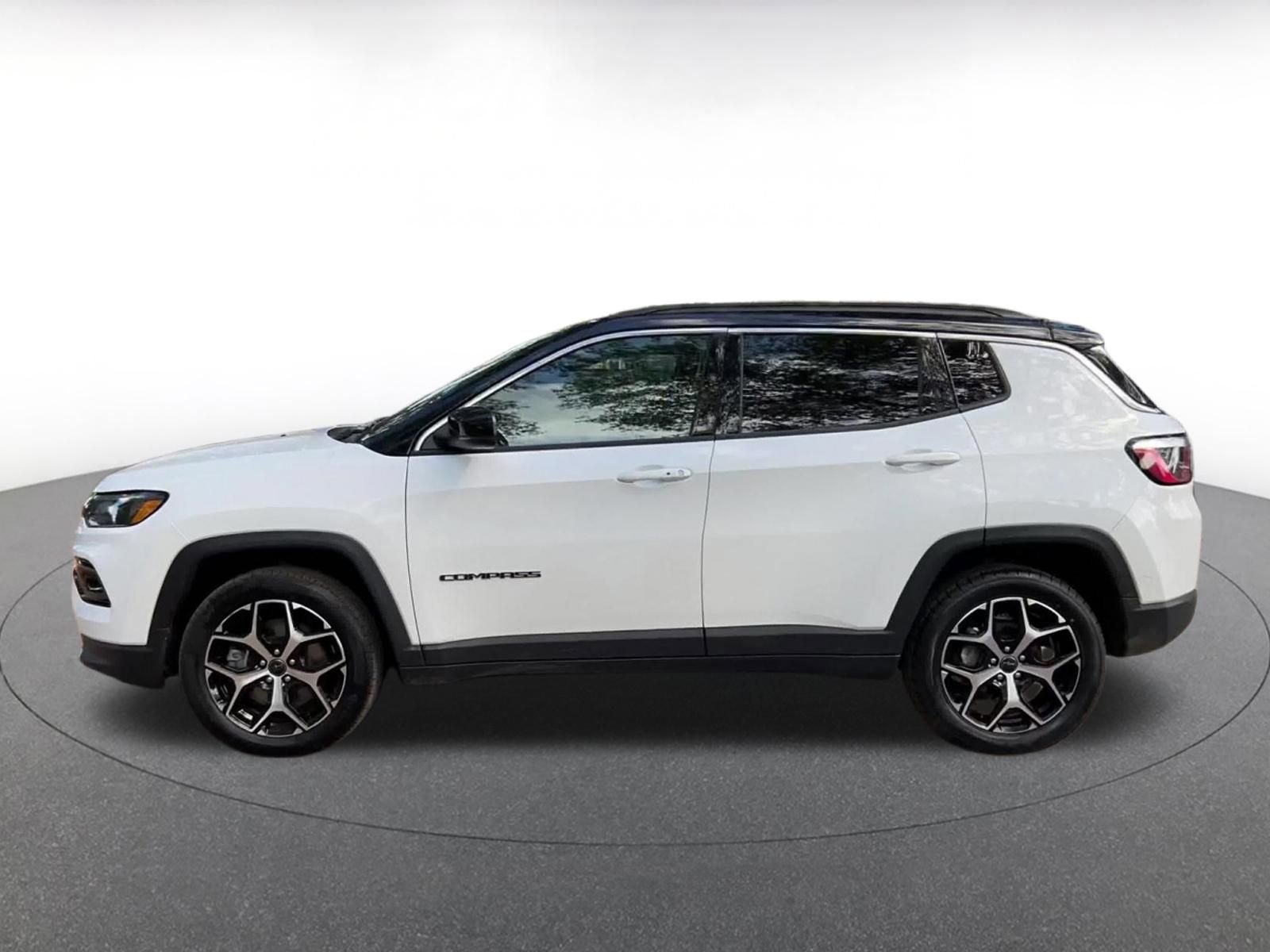 Thumbnail: 2025 Jeep Compass - 9
