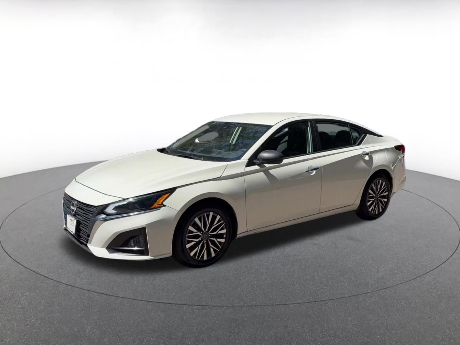 Thumbnail: 2025 Nissan Altima - 8