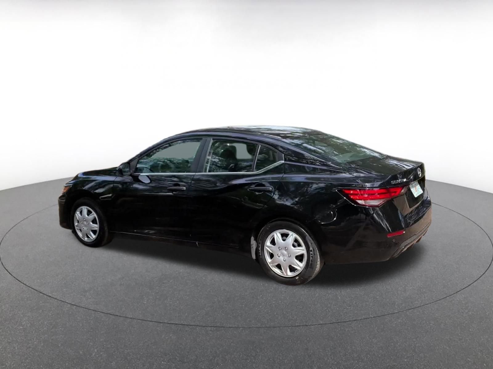 Thumbnail: 2025 Nissan Sentra - 10