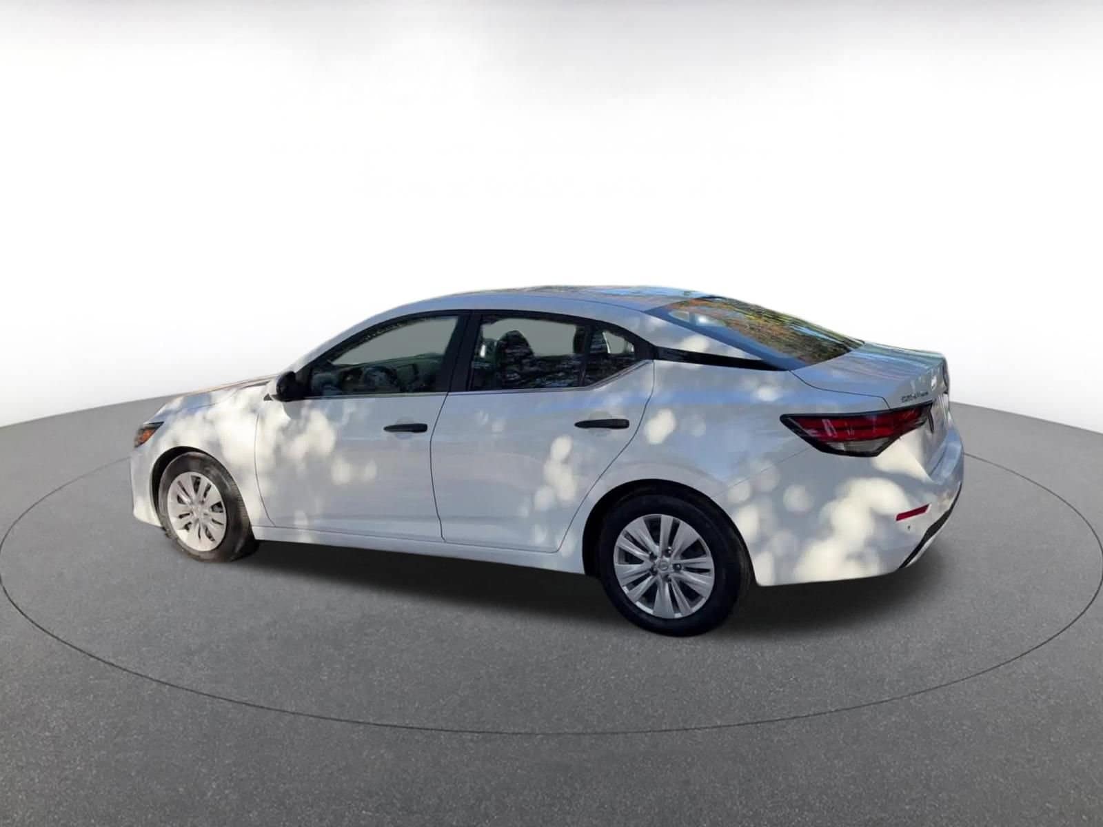 Thumbnail: 2025 Nissan Sentra - 10