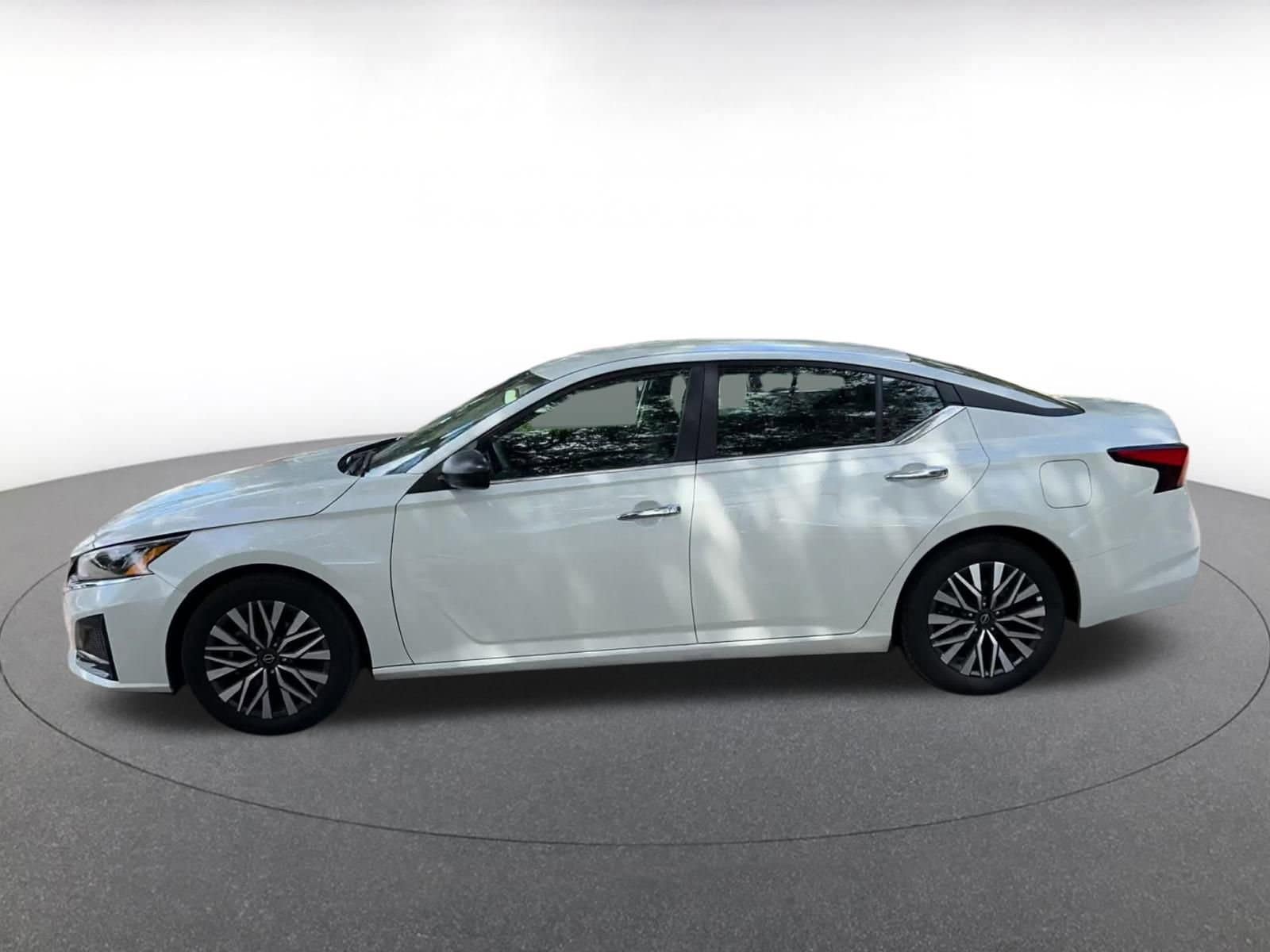 Thumbnail: 2024 Nissan Altima - 9