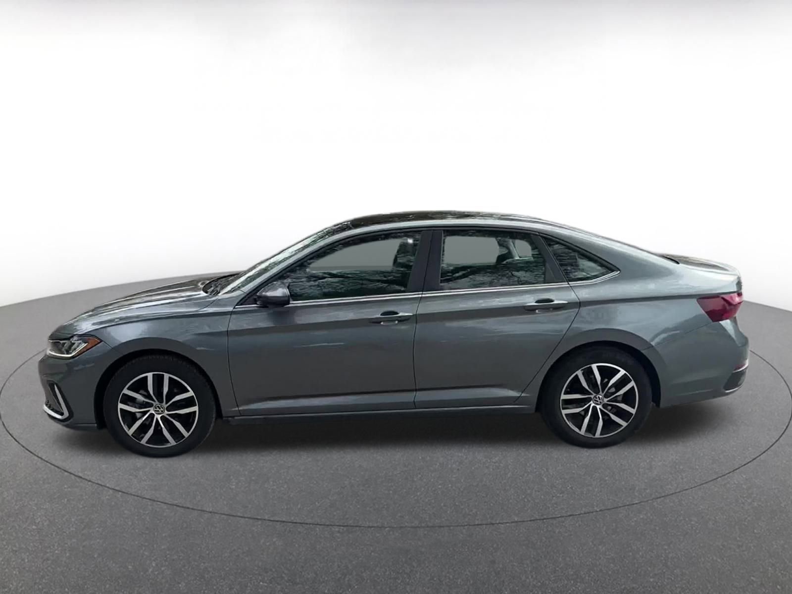 Thumbnail: 2025 Volkswagen Jetta - 14