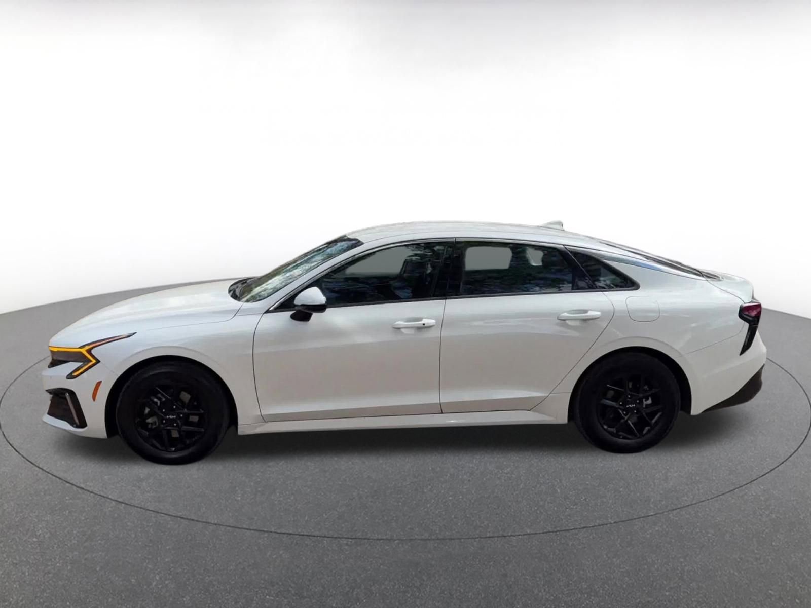 Thumbnail: 2025 Kia K5 - 9