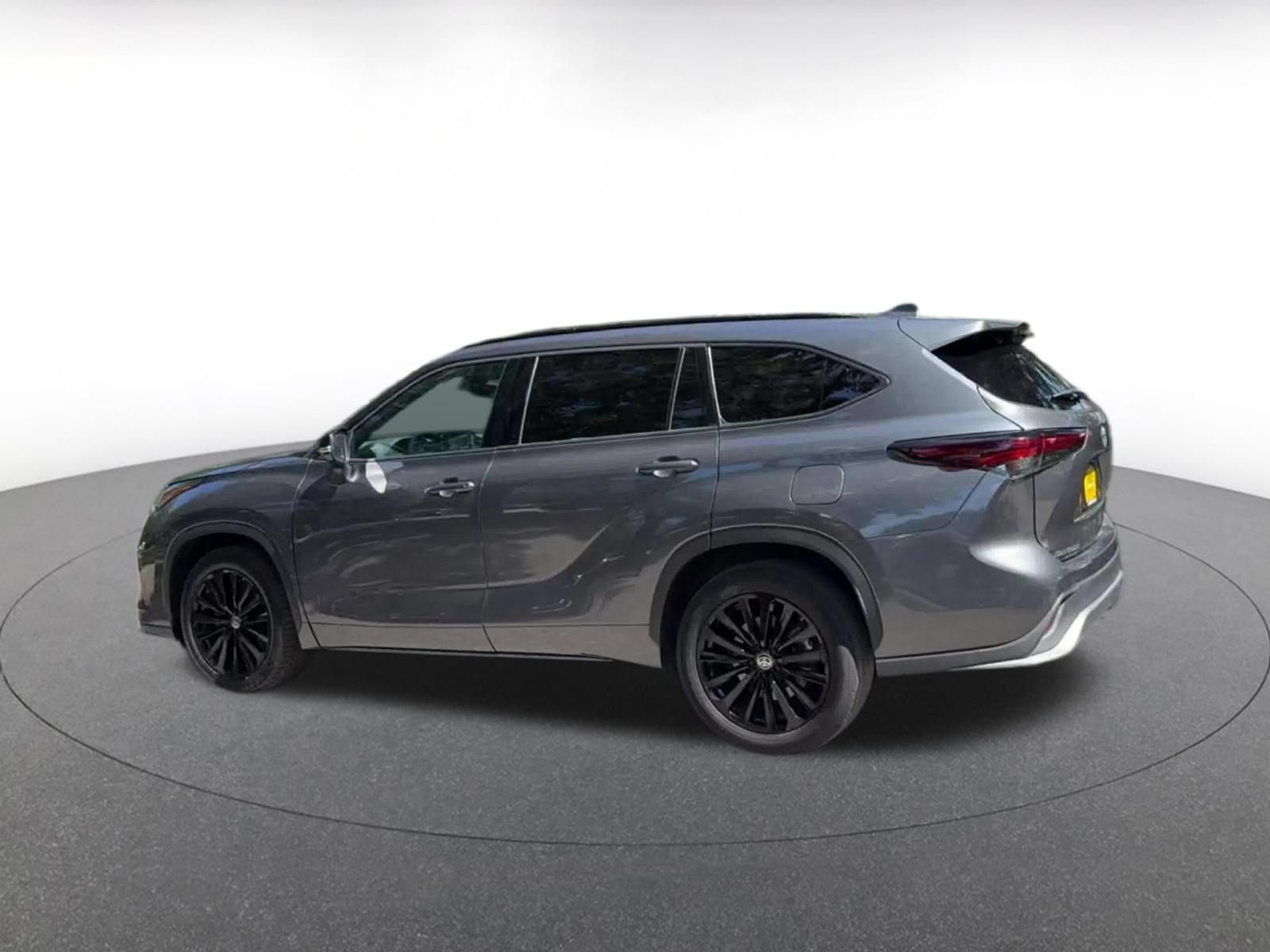 Thumbnail: 2025 Toyota Highlander - 11