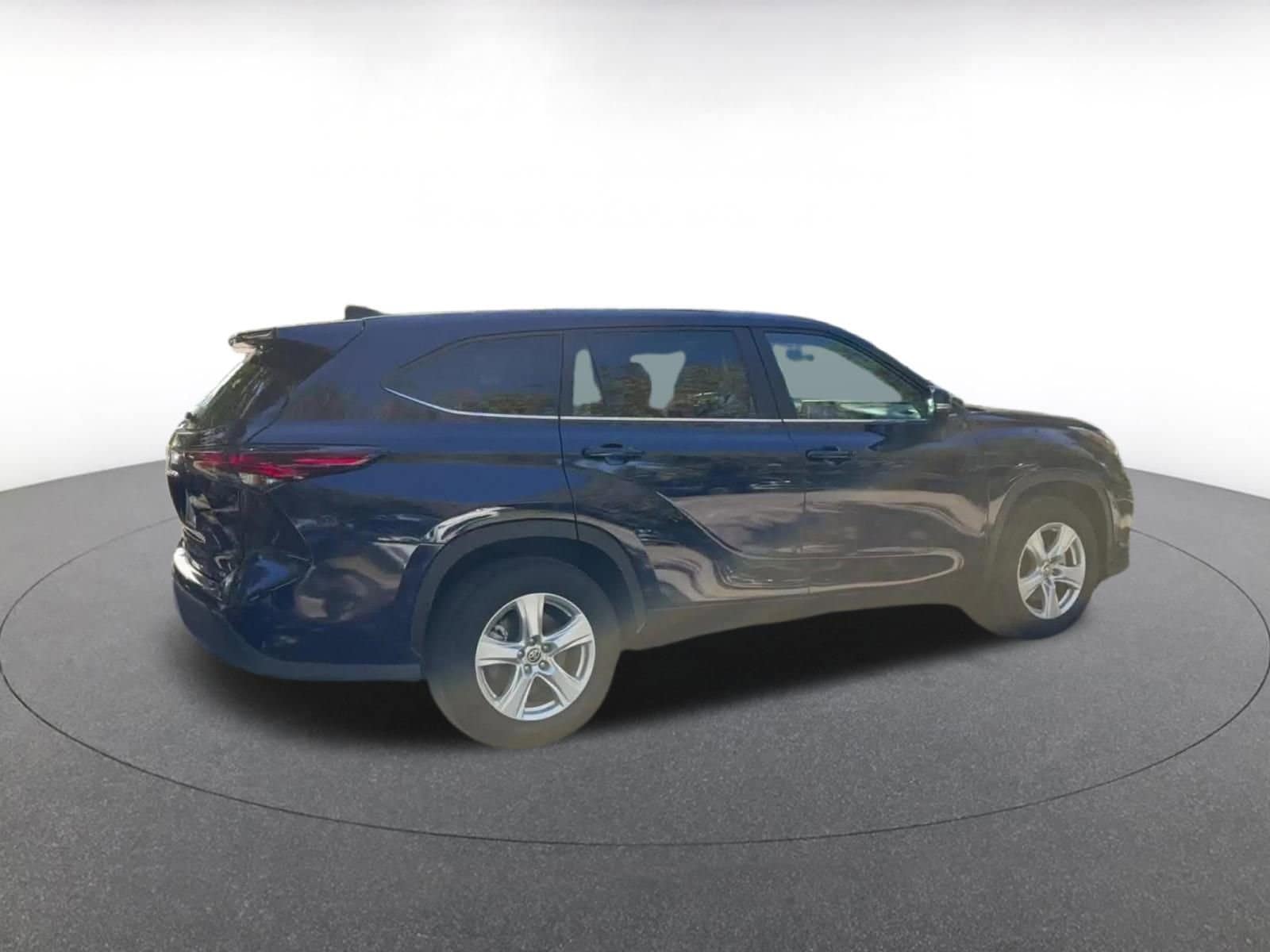 Thumbnail: 2025 Toyota Highlander - 15