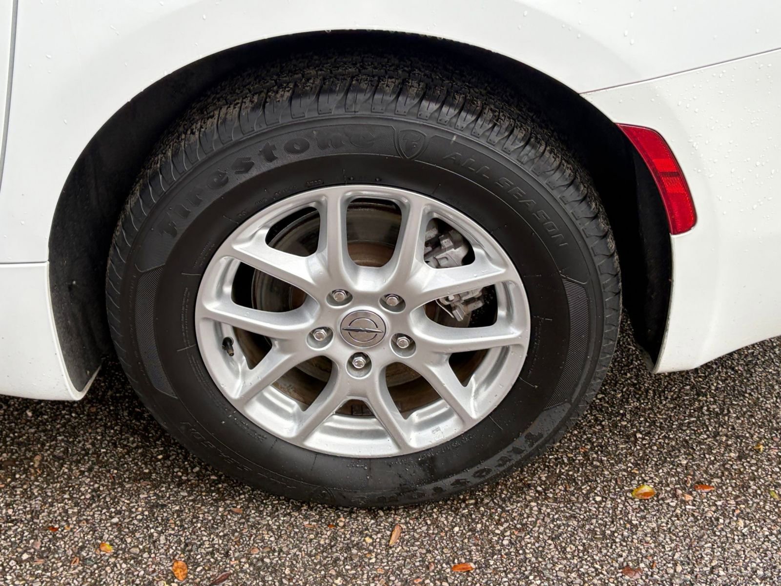 Thumbnail: 2022 Chrysler Voyager - 29