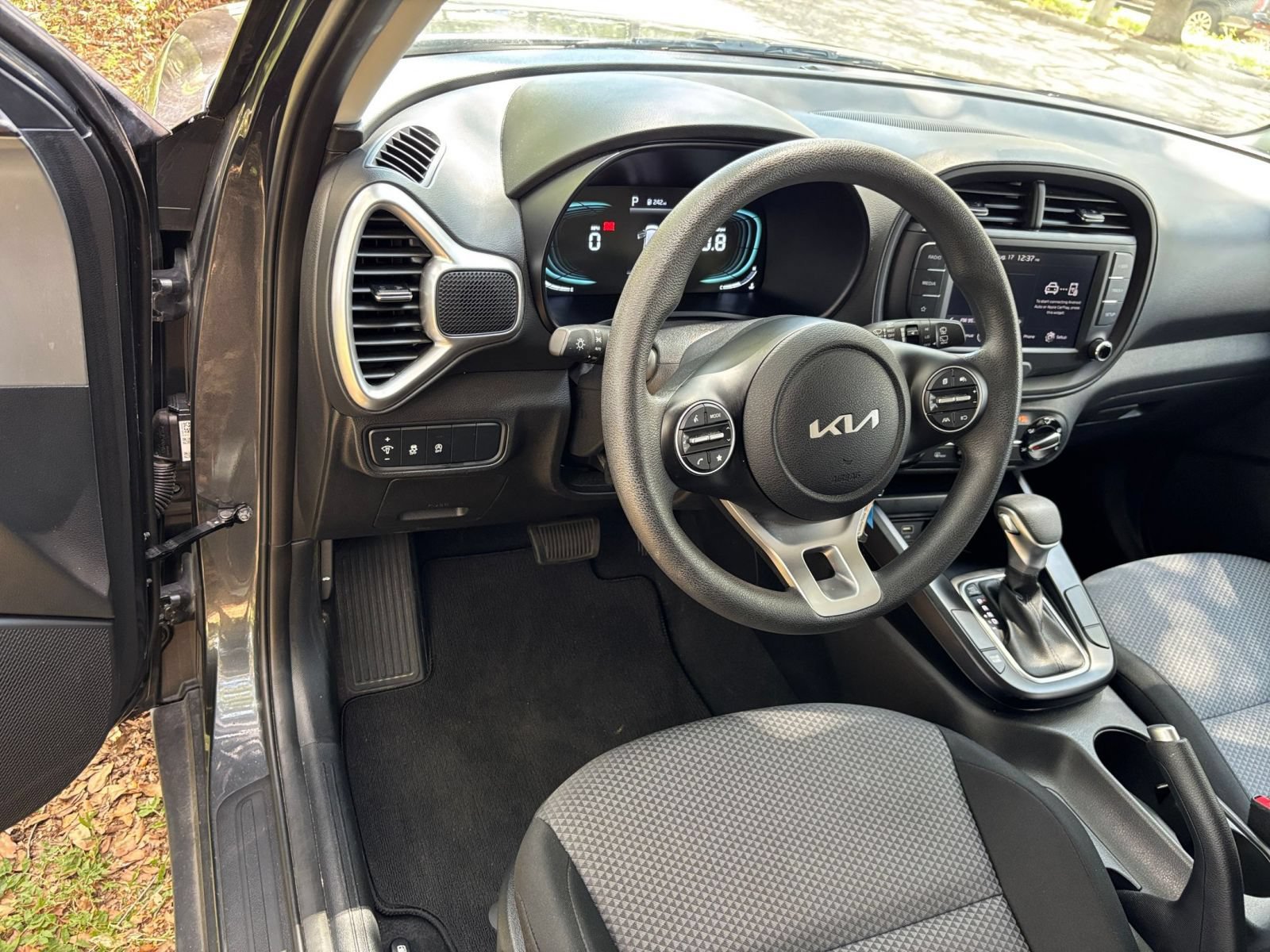 Thumbnail: 2025 Kia Soul - 32