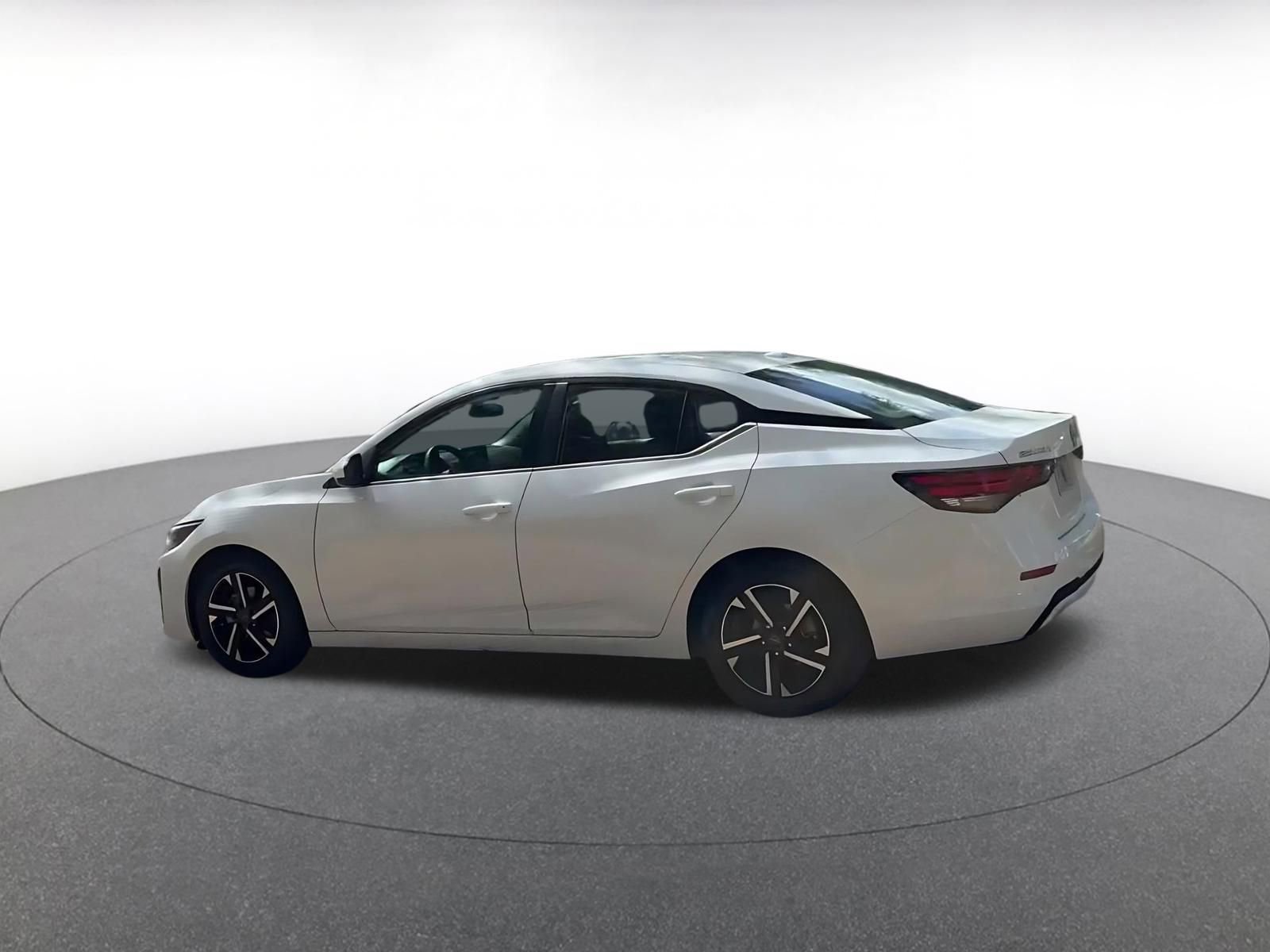 Thumbnail: 2025 Nissan Sentra - 10