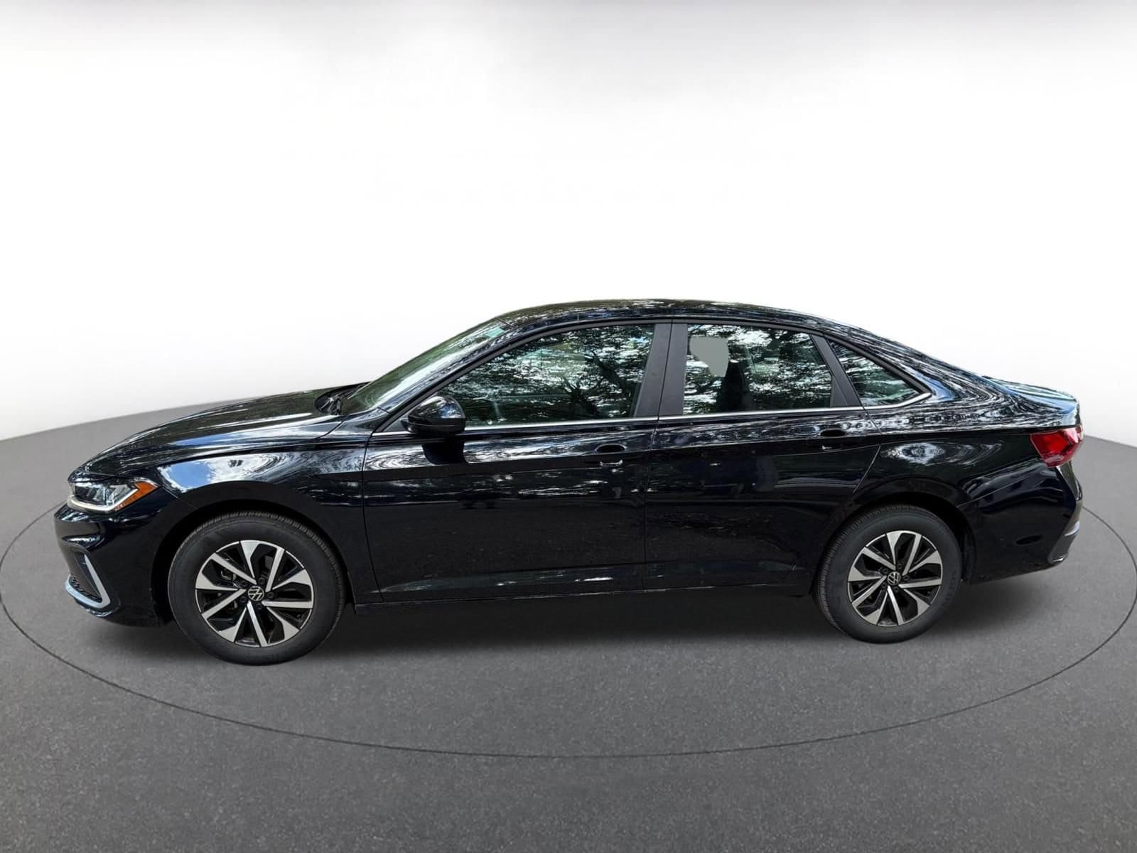 Thumbnail: 2025 Volkswagen Jetta - 4