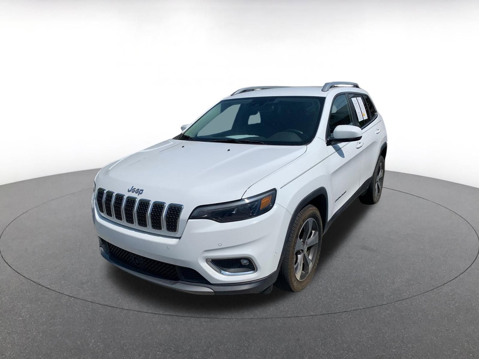 Thumbnail: 2019 Jeep Cherokee - 11