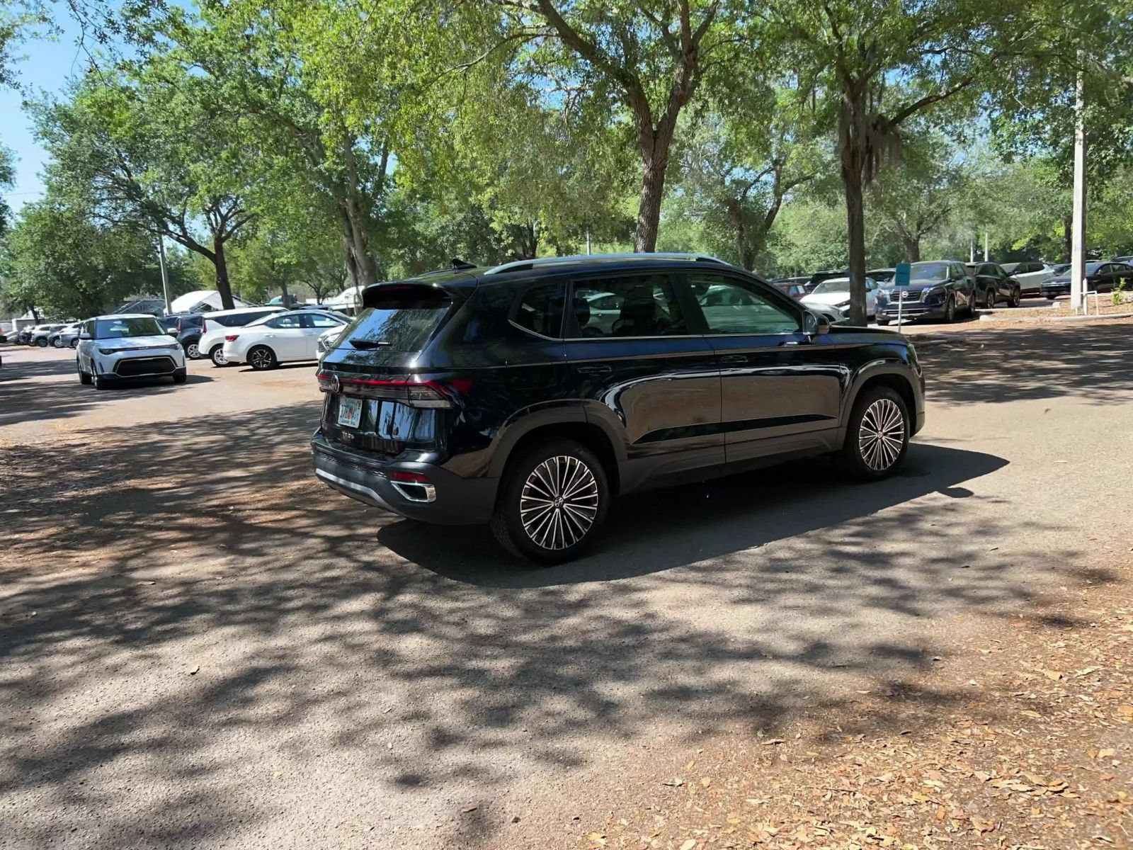 Thumbnail: 2025 Volkswagen Taos - 14
