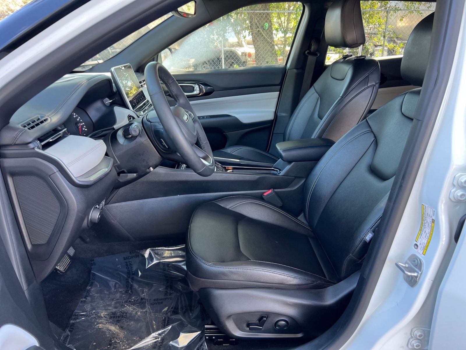 Thumbnail: 2025 Jeep Compass - 21