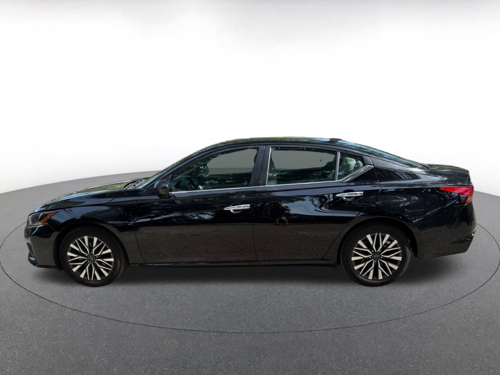 Thumbnail: 2025 Nissan Altima - 4