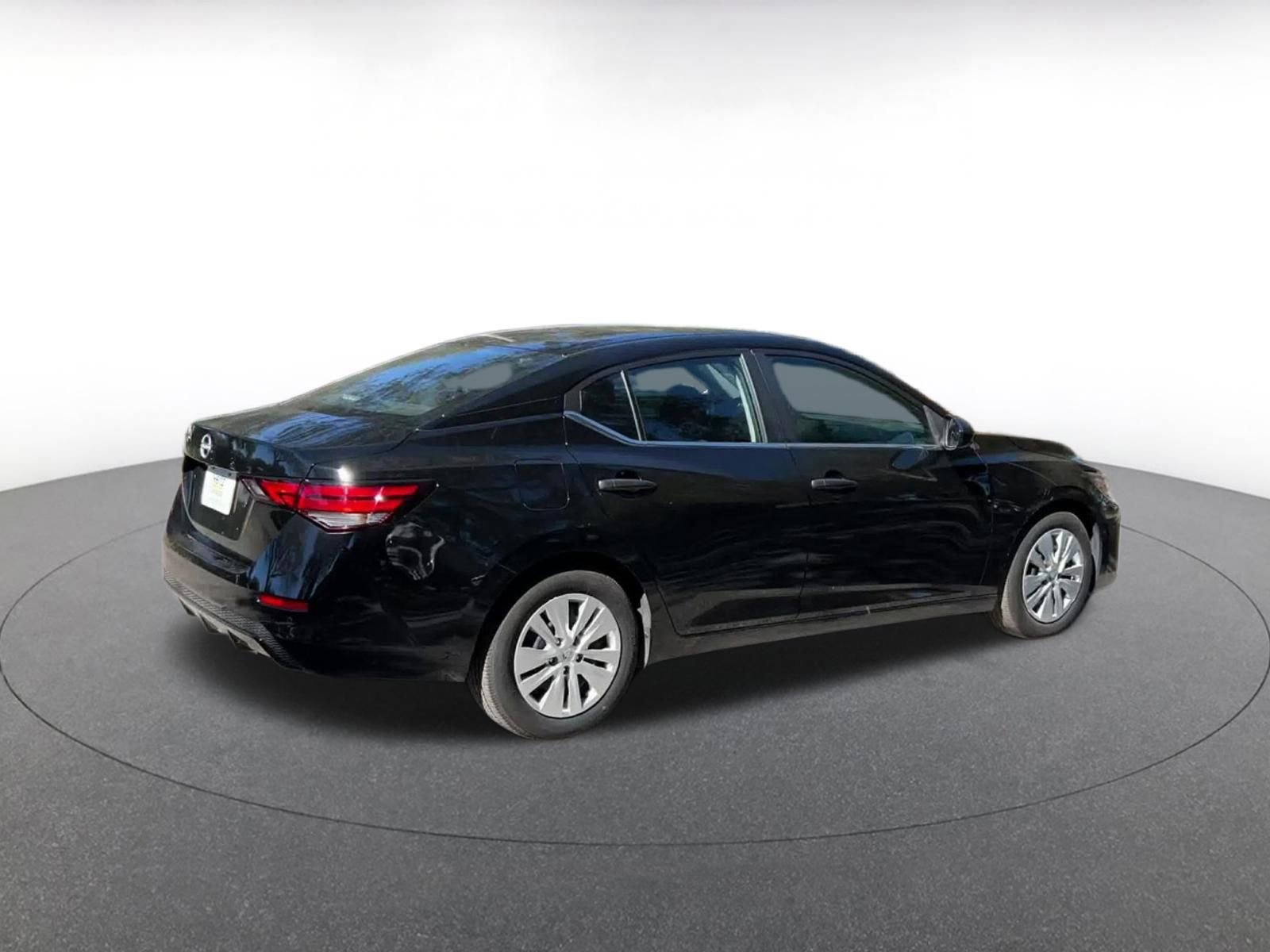 Thumbnail: 2025 Nissan Sentra - 15