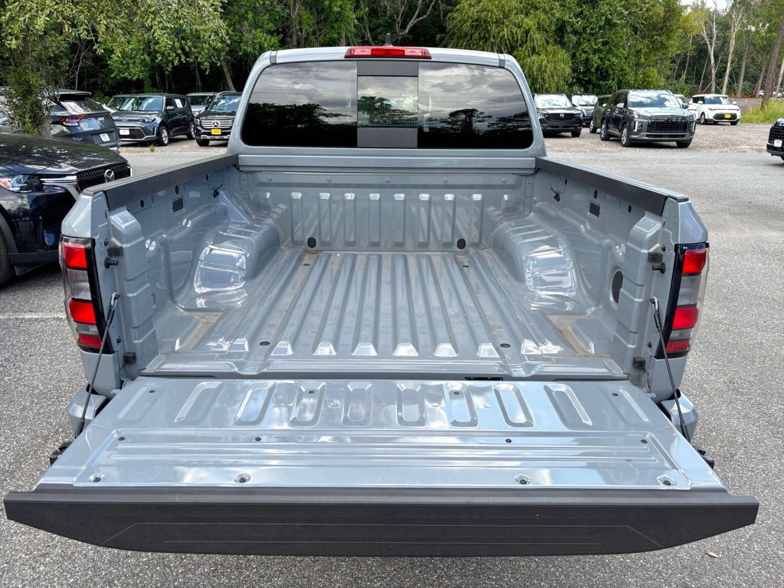 Thumbnail: 2026 Nissan Frontier - 26